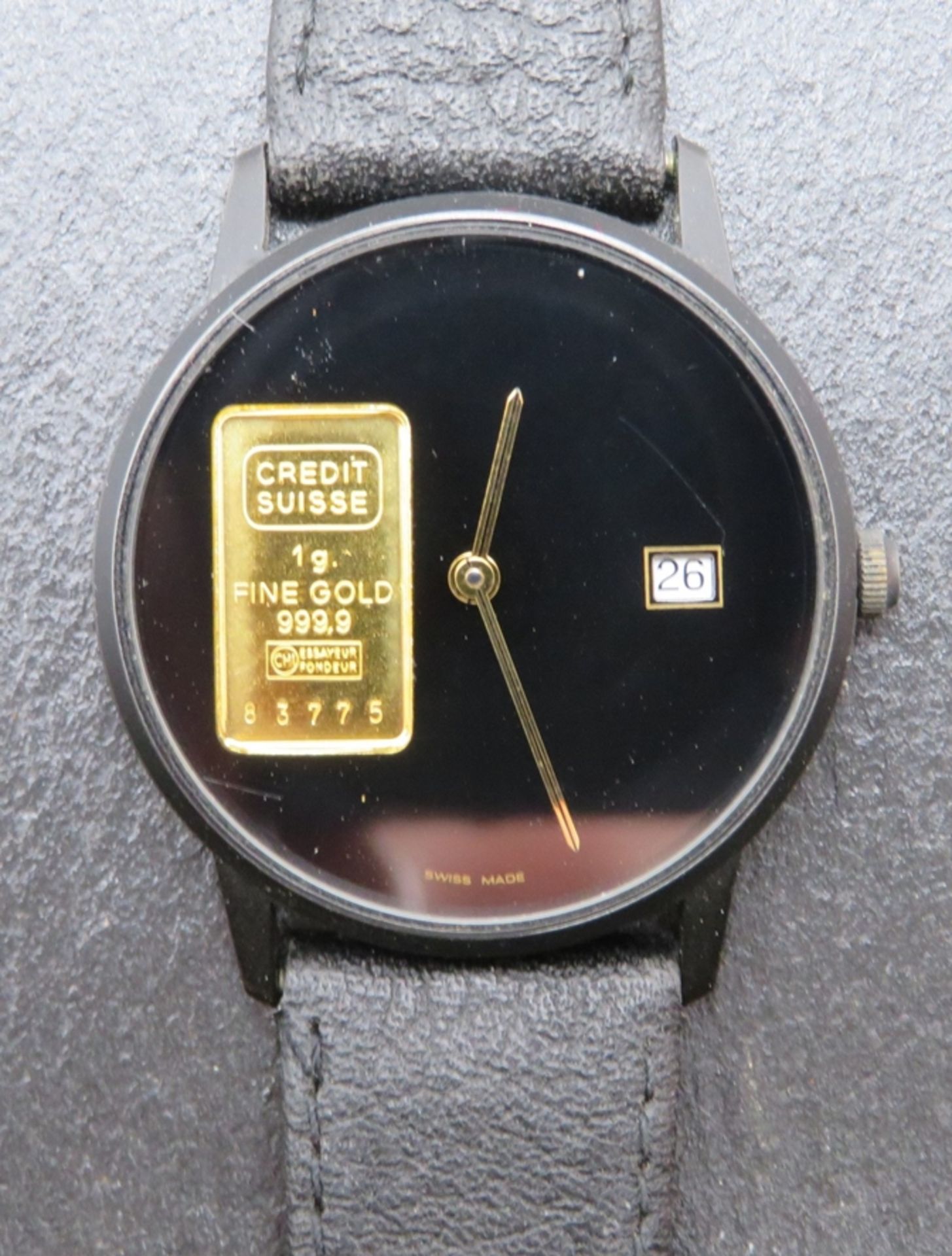 DAU, Schweiz, 1 Gramm Goldbarren, Gold 999,9/000, Credit Suisse, geschwärztes Stahlgehäuse, Quarzwe