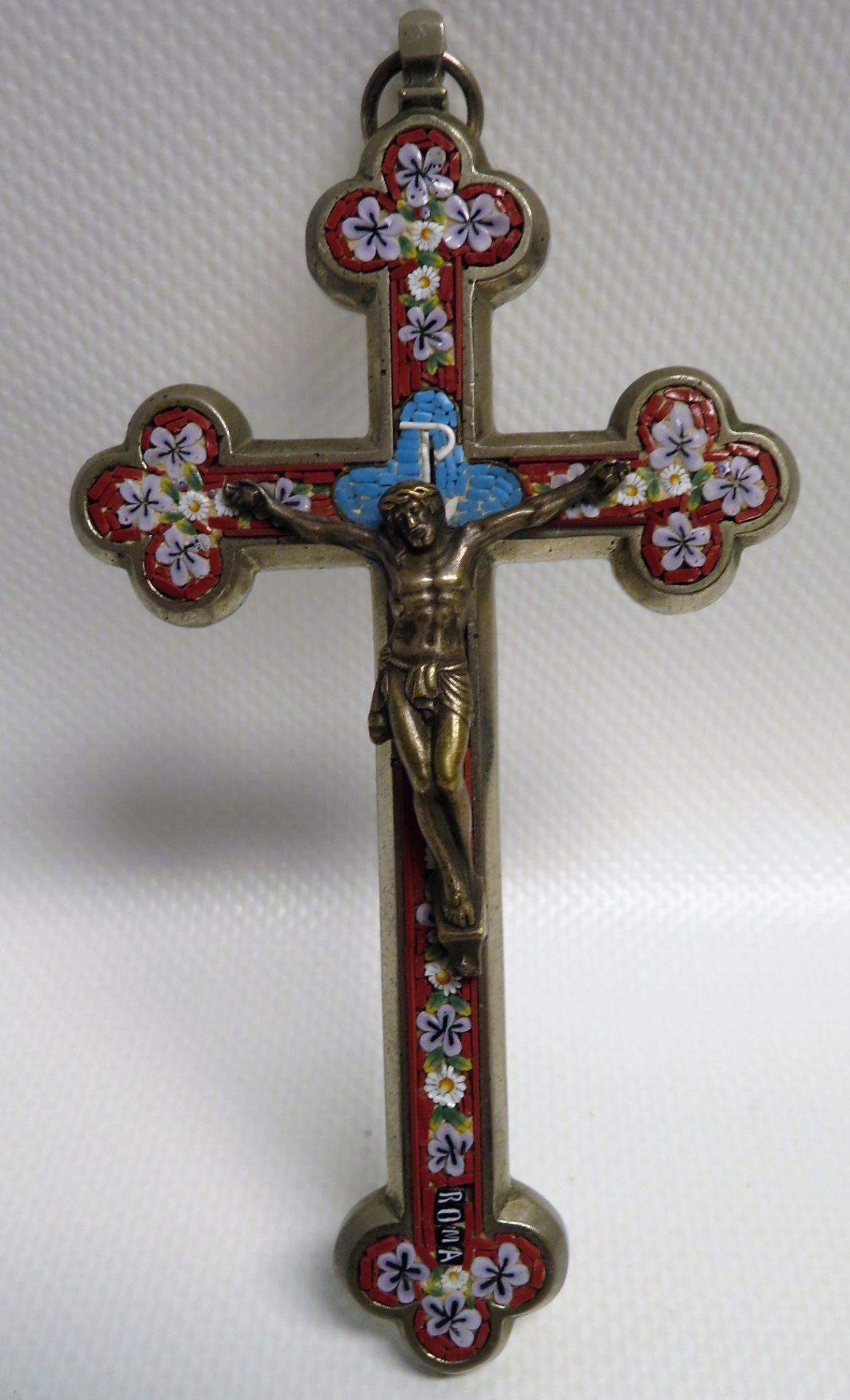 Kreuz, Italien, um 1900, Pietra-Dura, gem. "Roma", 12 x 6 cm.