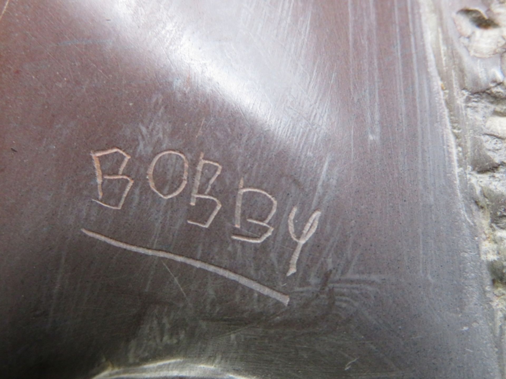 BOBBY, Afrikanischer Künstler, Zwei Elefanten, Speckstein geschnitzt, sign., 19,8 x 25,4 x 13 cm. - Bild 2 aus 2