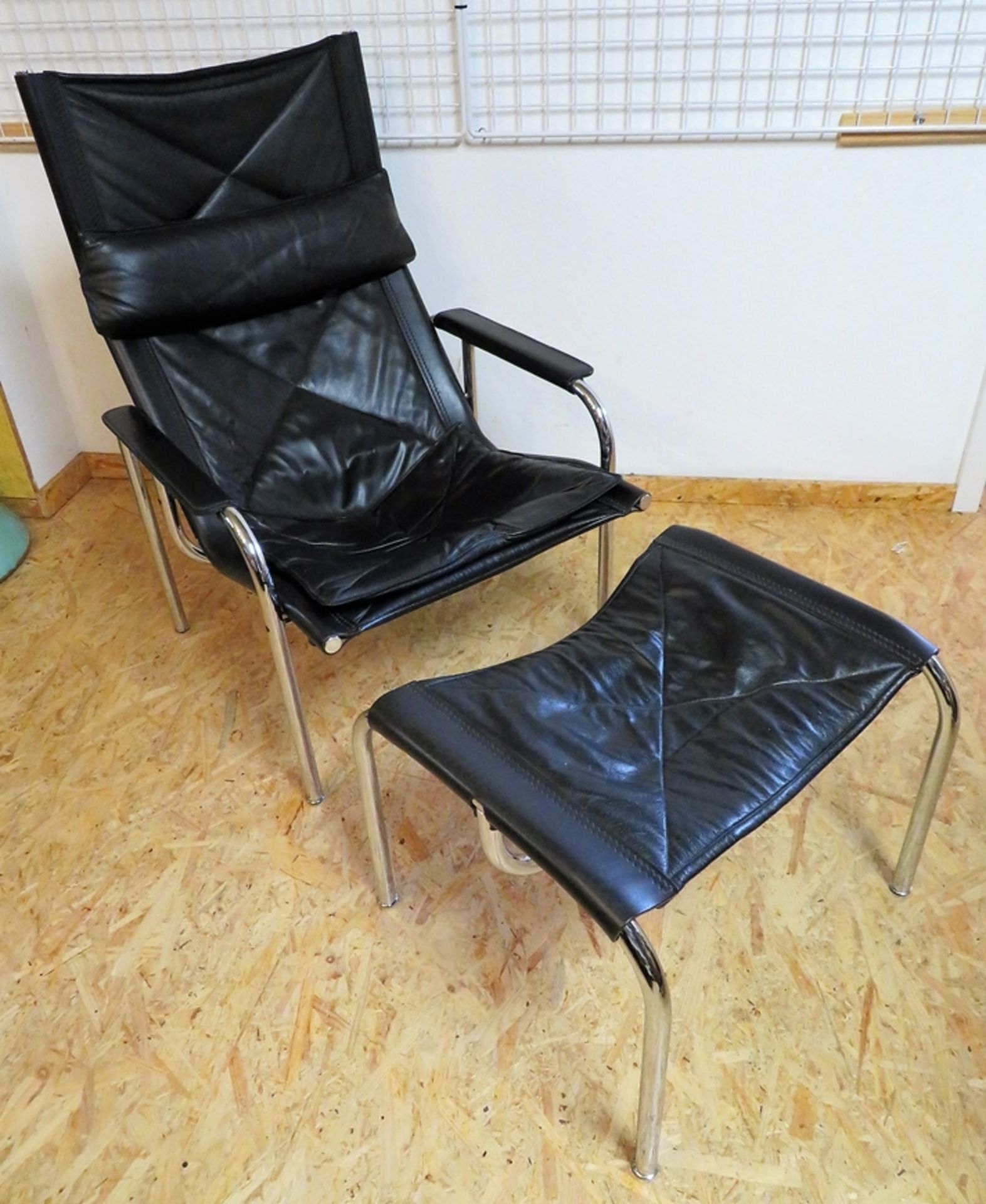 Lounge Chair mit Ottomane, HE1106, Schweiz, Strässle, Entwurf Hans Eichenberger (*1926), schwarzes