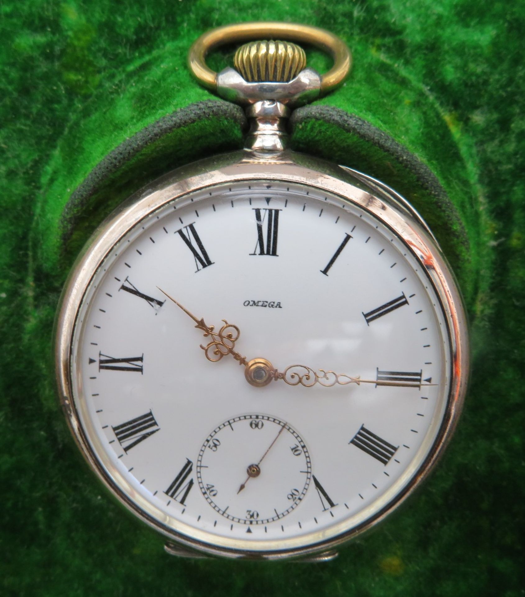 Taschenuhr, Omega, um 1900, Gehäuse und Innendeckel Silber 800/000, gepunzt, Kronenaufzug, intakt,