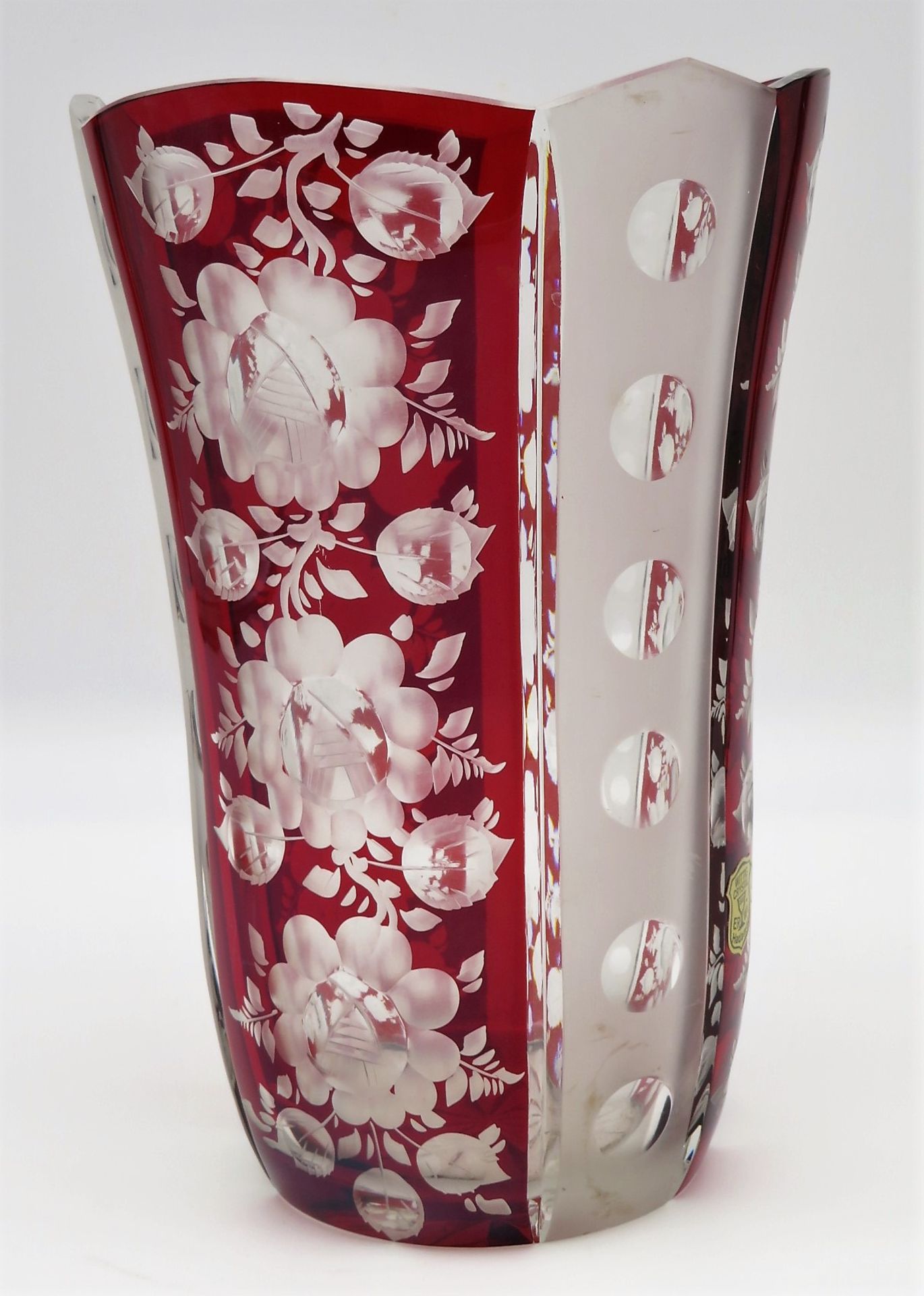 Vase, Böhmen, farbloses Bleikristall mit Rubinüberfang und Rosenschliff, ,. Hälfte 20. Jahrhundert,