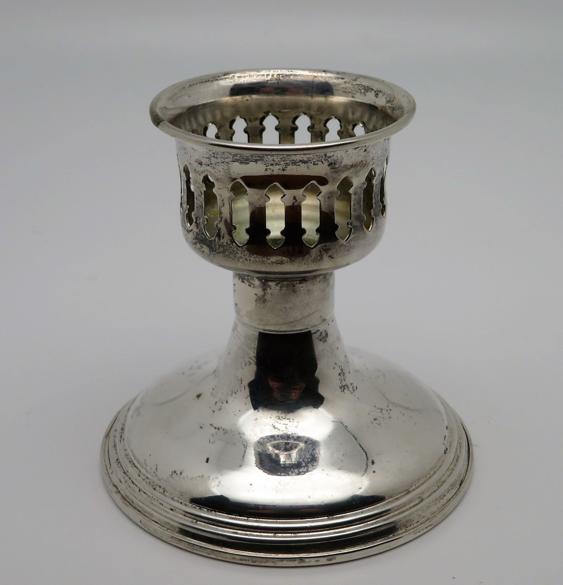Kerzenleuchter und Löffelvase, Silber 835 und 925/000, gefüllt, 236 g, h 8/8 cm, d 8,5/5,5 cm.