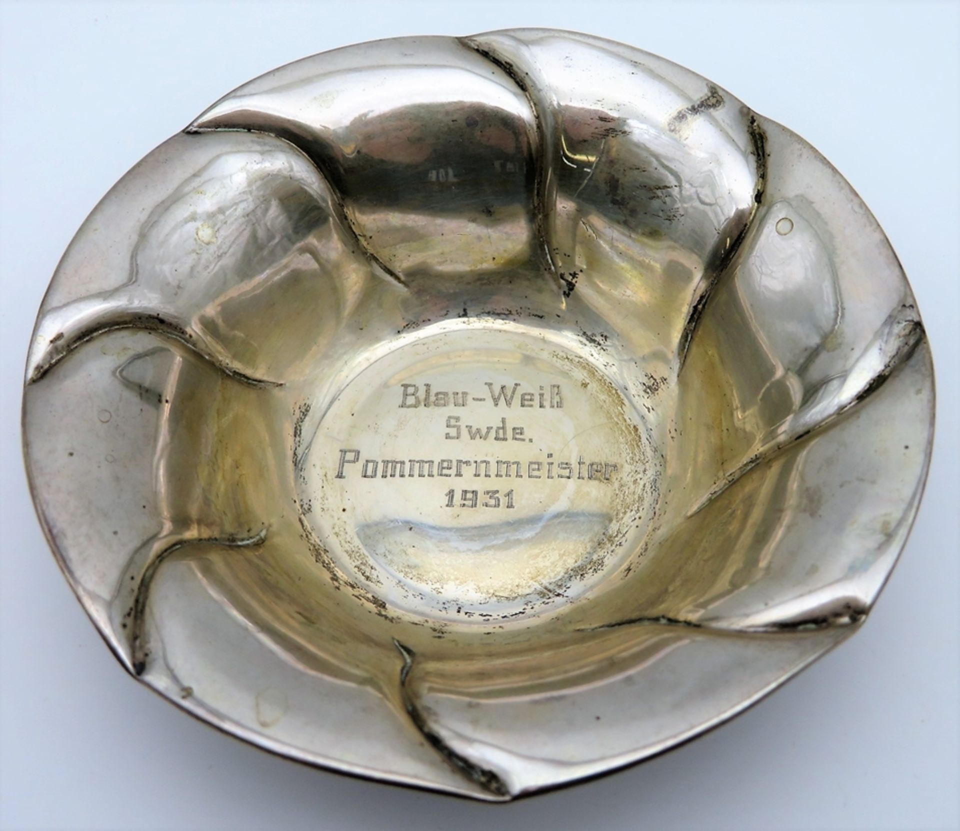 Schälchen, Deutsch, Blütenform, Silber 800/000, gepunzt, 30,53 g, Gravur "Pommernmeister 1931", h 3