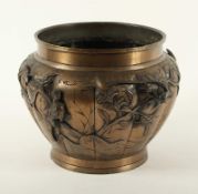 GROSSES CACHEPOT, Bronze, auf der