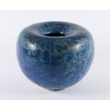 KUGELVASE, Keramik, blau glasiert, Dm