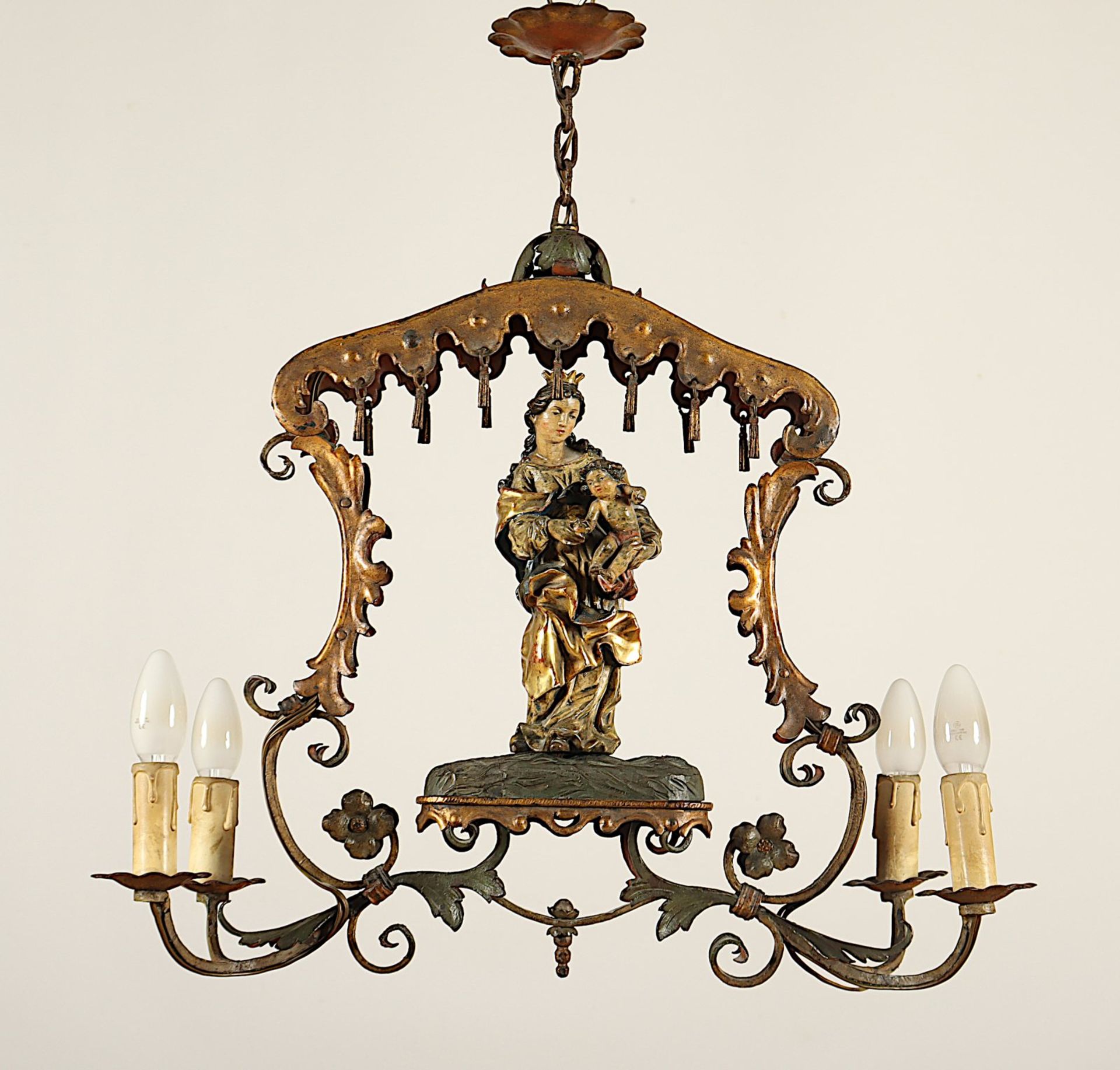 DECKENLAMPE MIT MUTTERGOTTESFIGUR,