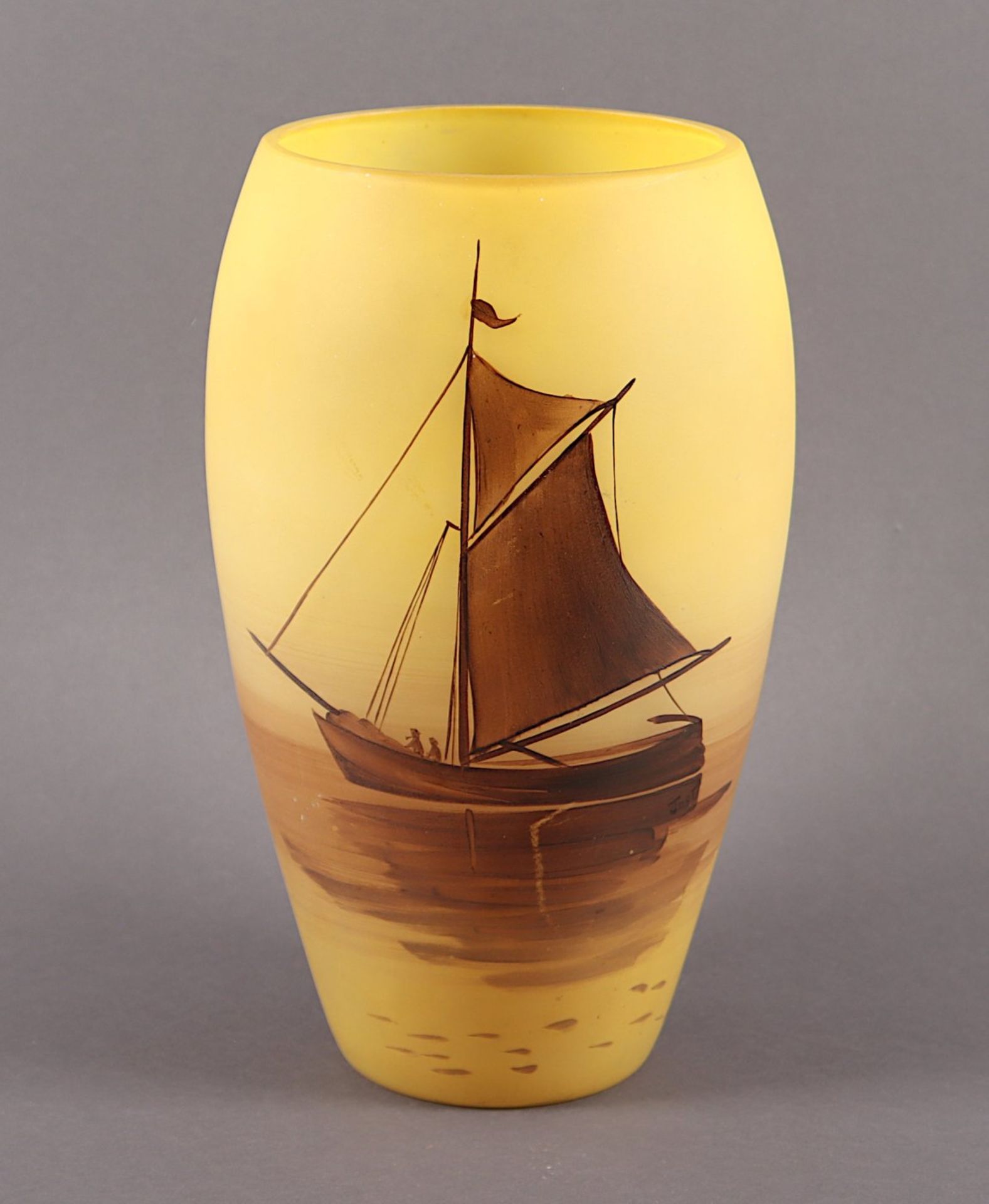 VASE, farbloses Glas, gelbe