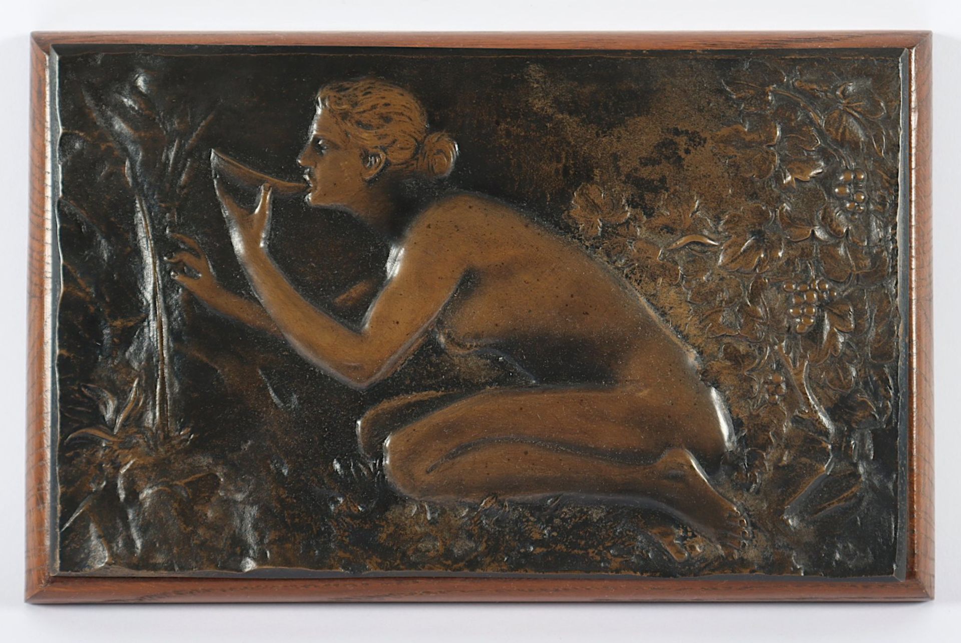 PLAKETTE TRINKENDE, Bronze, 17 x 26,