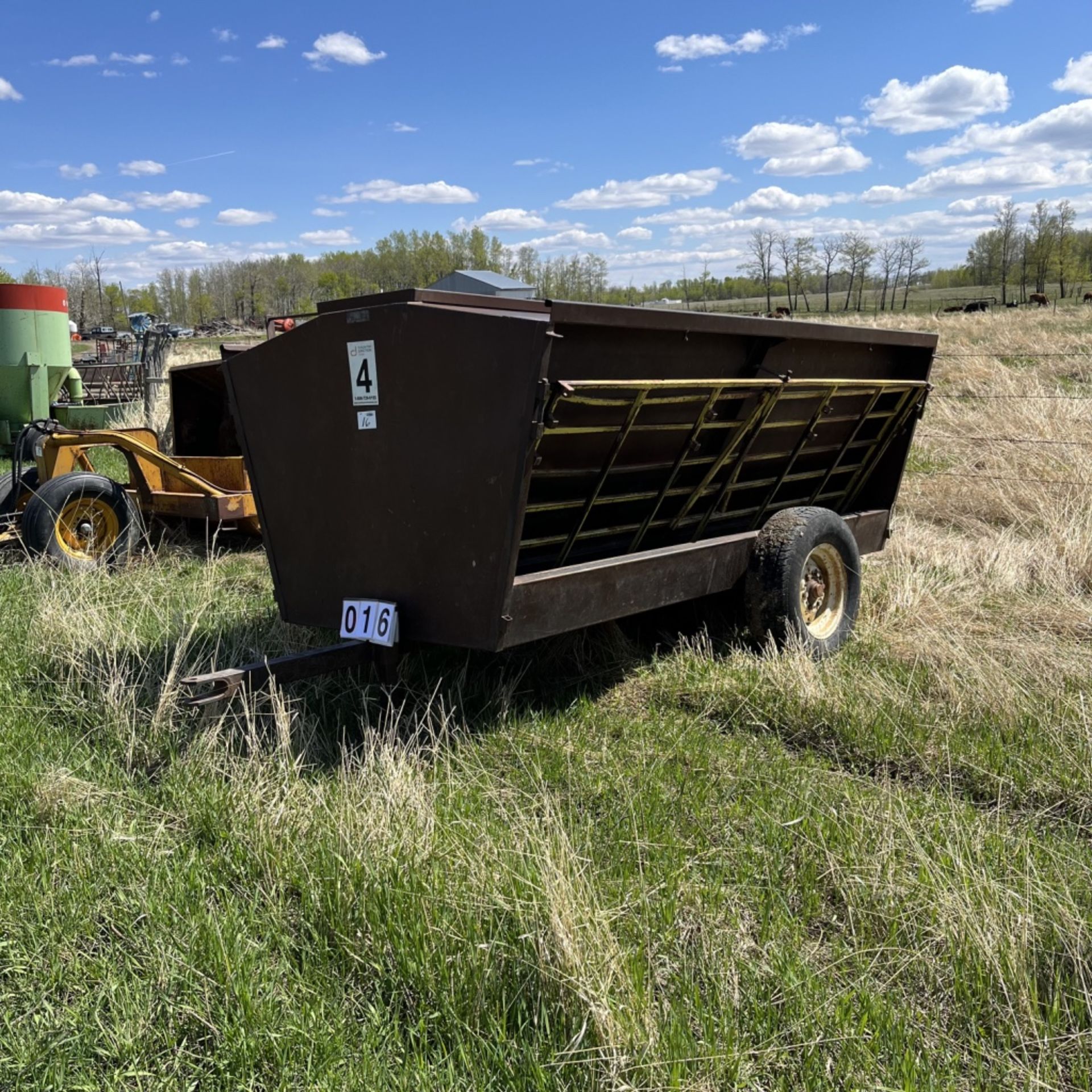 Cypress industries calf creep, Approx. 200 bu. With panels - Image 4 of 4