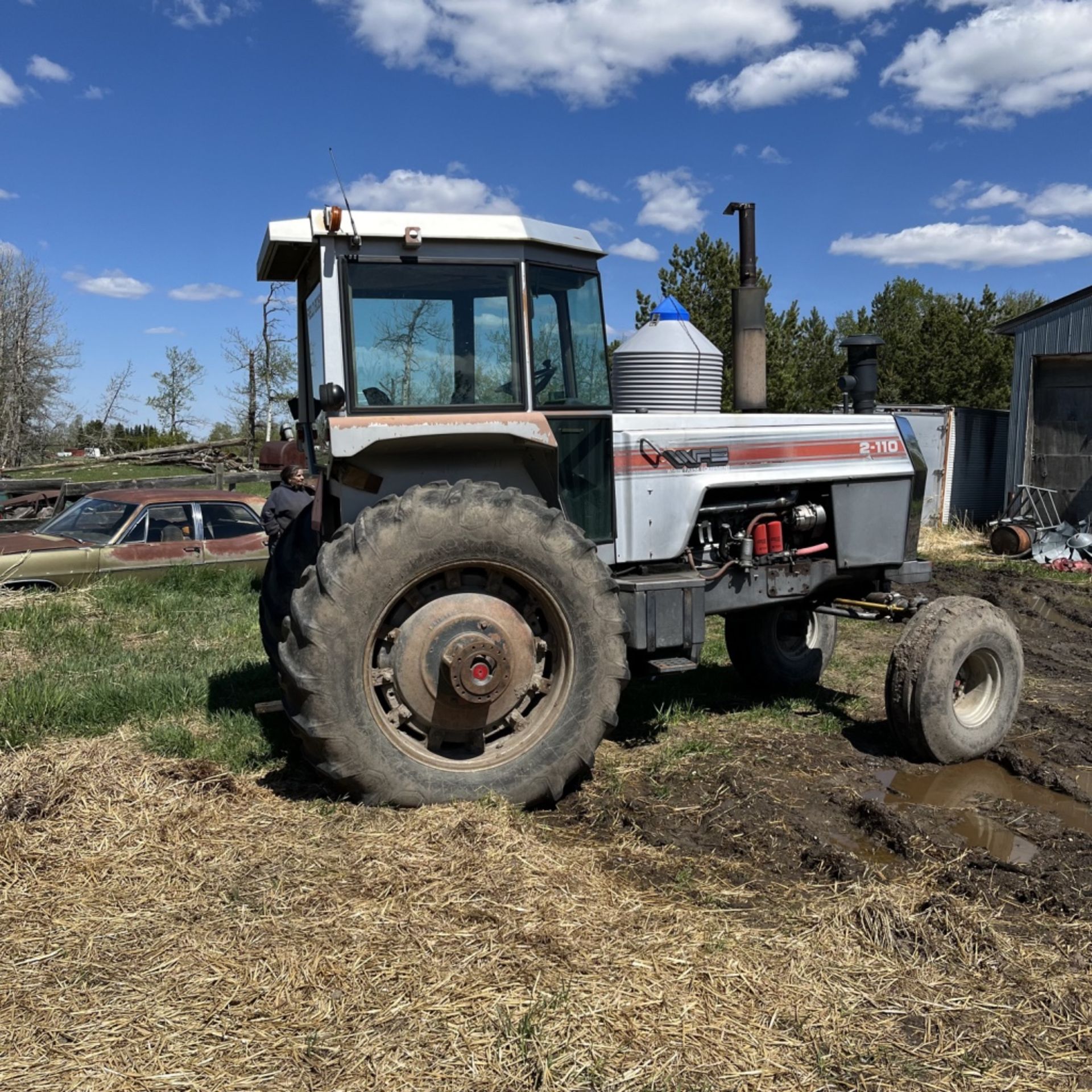 White Field Boss 2-110 tractor, Duals 11240 hrs. Triple Hydraulics, PTO, Running, weak back - Image 4 of 9