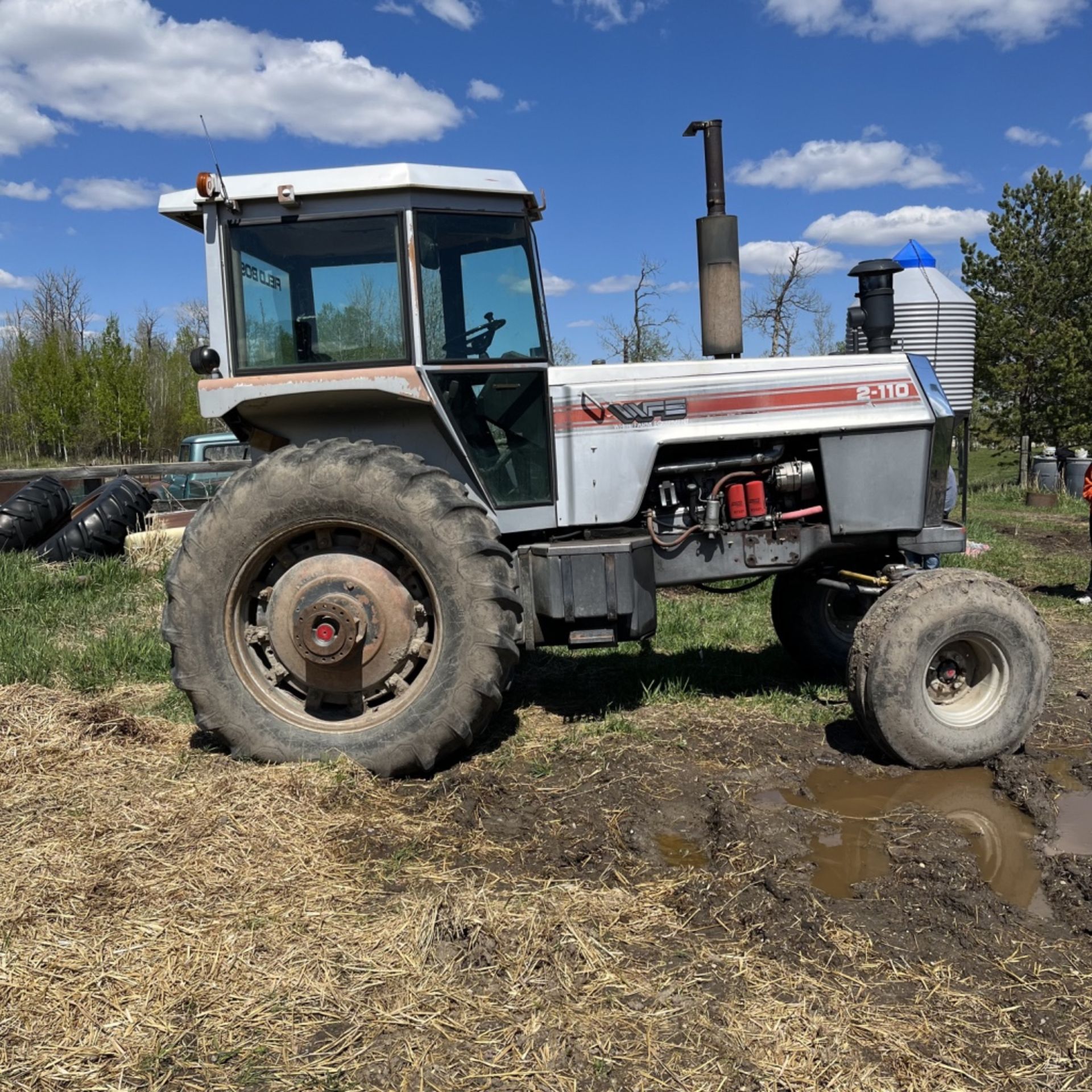 White Field Boss 2-110 tractor, Duals 11240 hrs. Triple Hydraulics, PTO, Running, weak back - Image 3 of 9