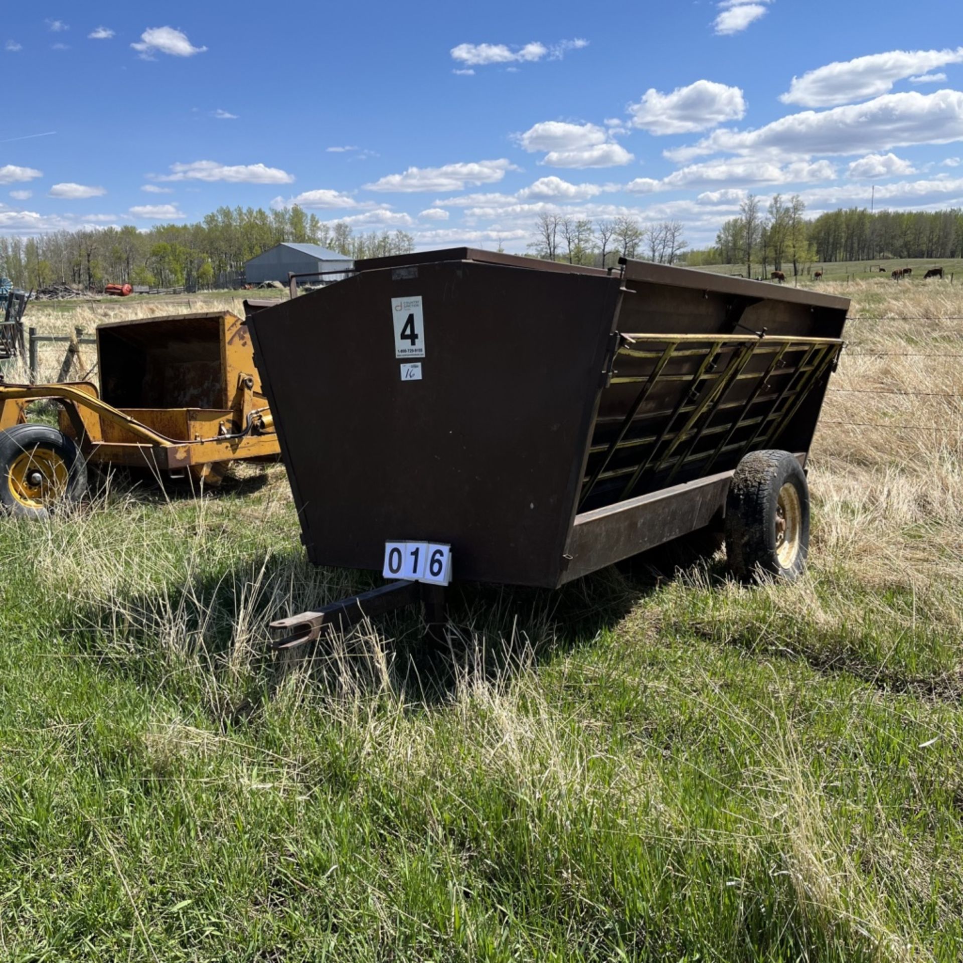 Cypress industries calf creep, Approx. 200 bu. With panels - Image 3 of 4