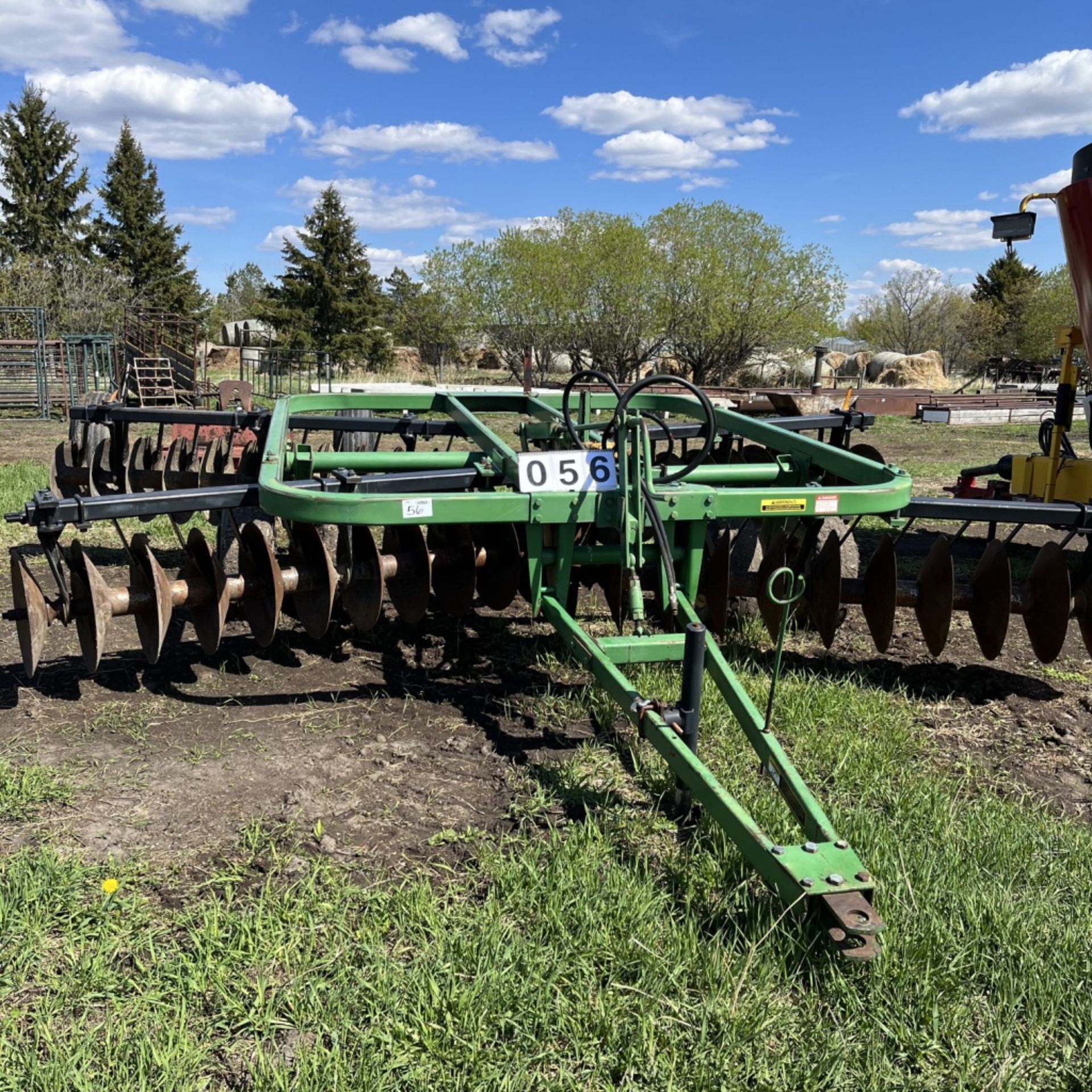 John Deere 215 Disk 16 ft. Hydraulic lift, good blades