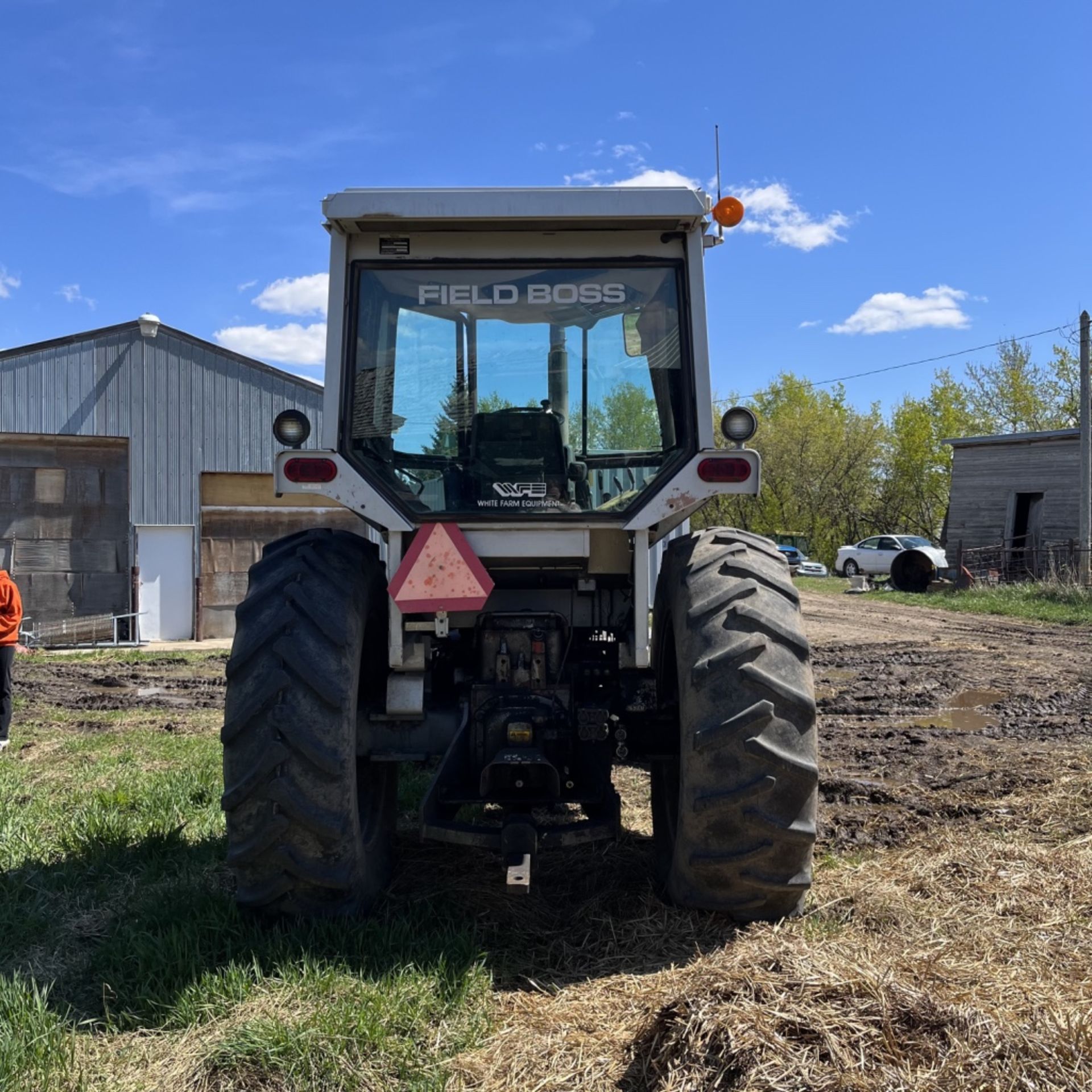 White Field Boss 2-110 tractor, Duals 11240 hrs. Triple Hydraulics, PTO, Running, weak back - Image 5 of 9