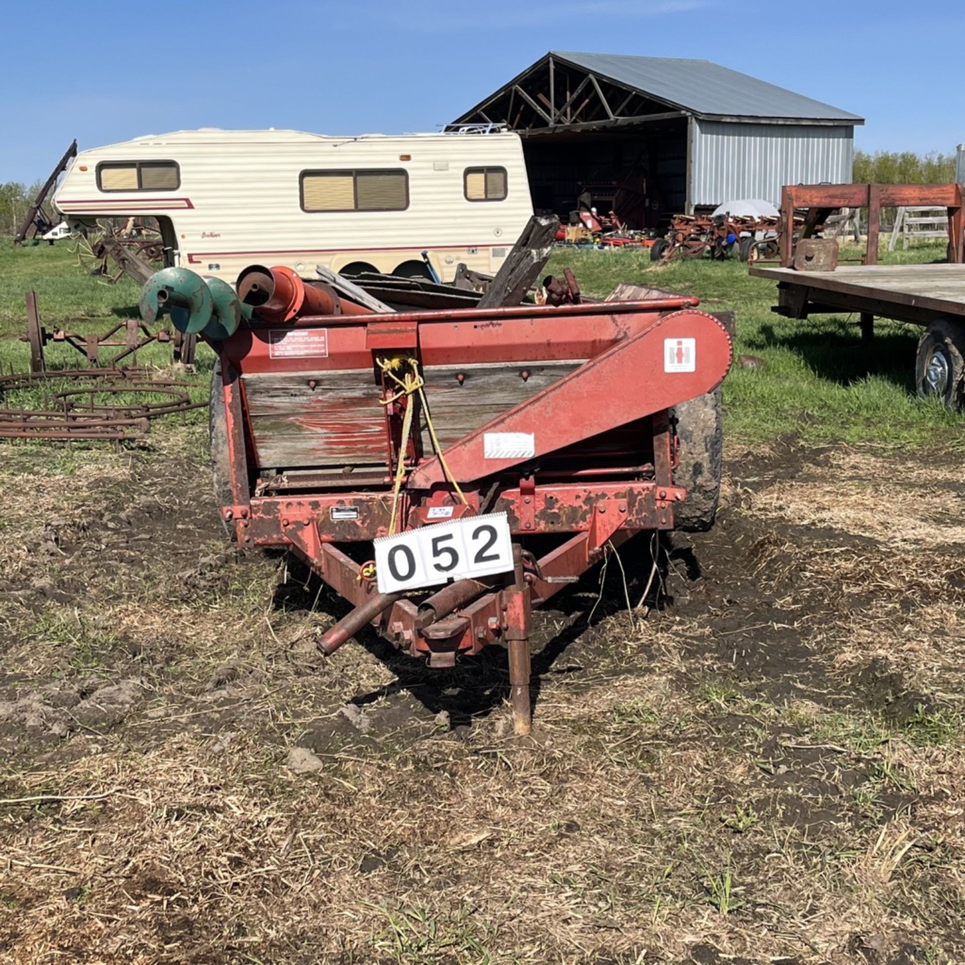 CIH 1125 manure spreader - Image 2 of 5