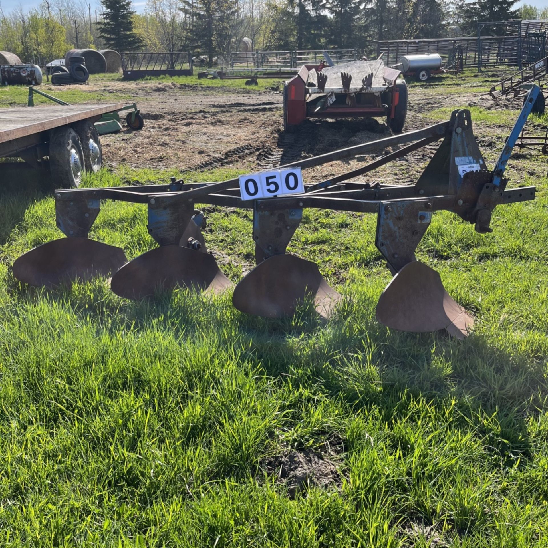 Ford 101 - 4 bottom plow - Image 2 of 3