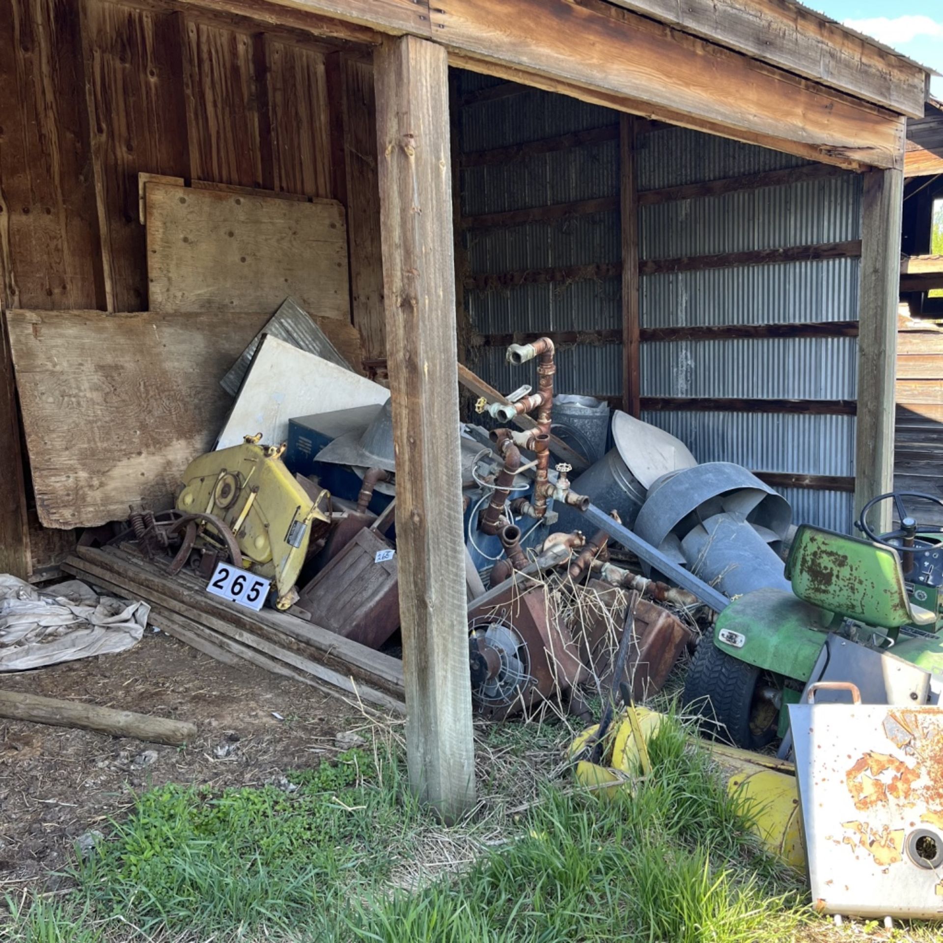 Scrap lawn mowers, tractor boiler pipe - Image 2 of 2