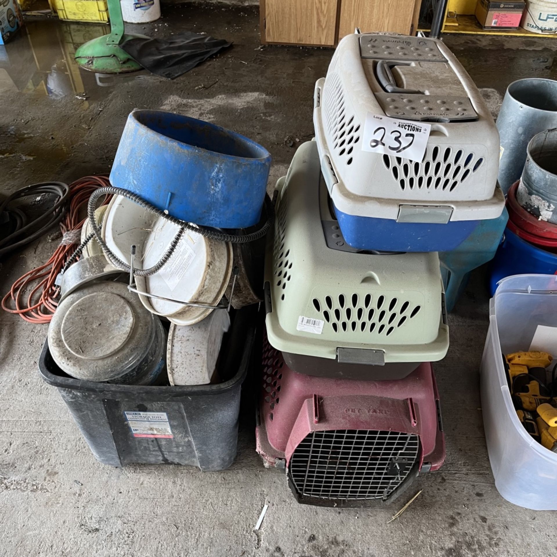 Cat Cages, dishes - Image 2 of 2