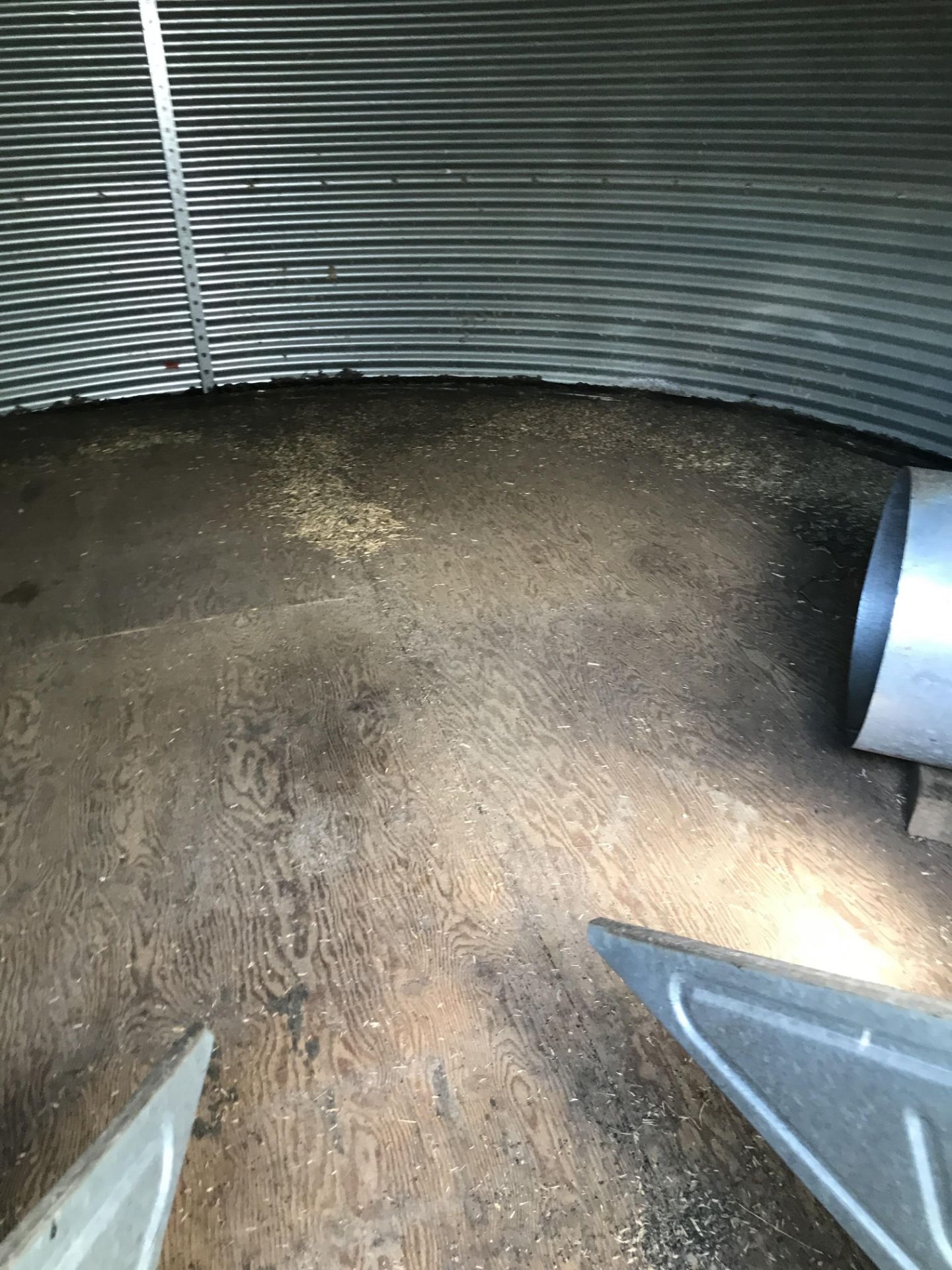 Westeel Rosco 6 Ring Bin -must be removed by Sept. 1, 2022 - Image 3 of 3