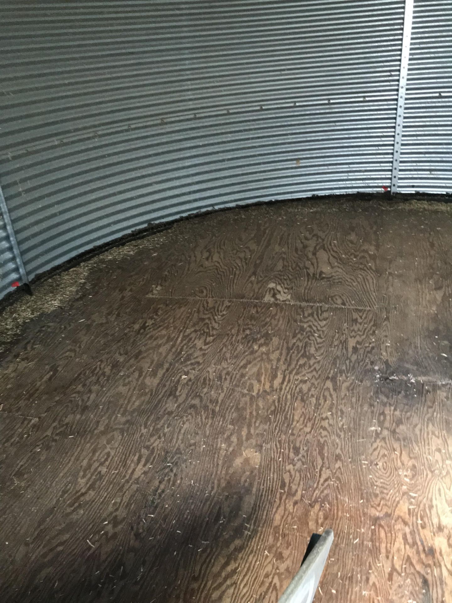 Westeel Rosco 6 Ring Bin must be removed by Sept. 1, 2022 - Image 3 of 4