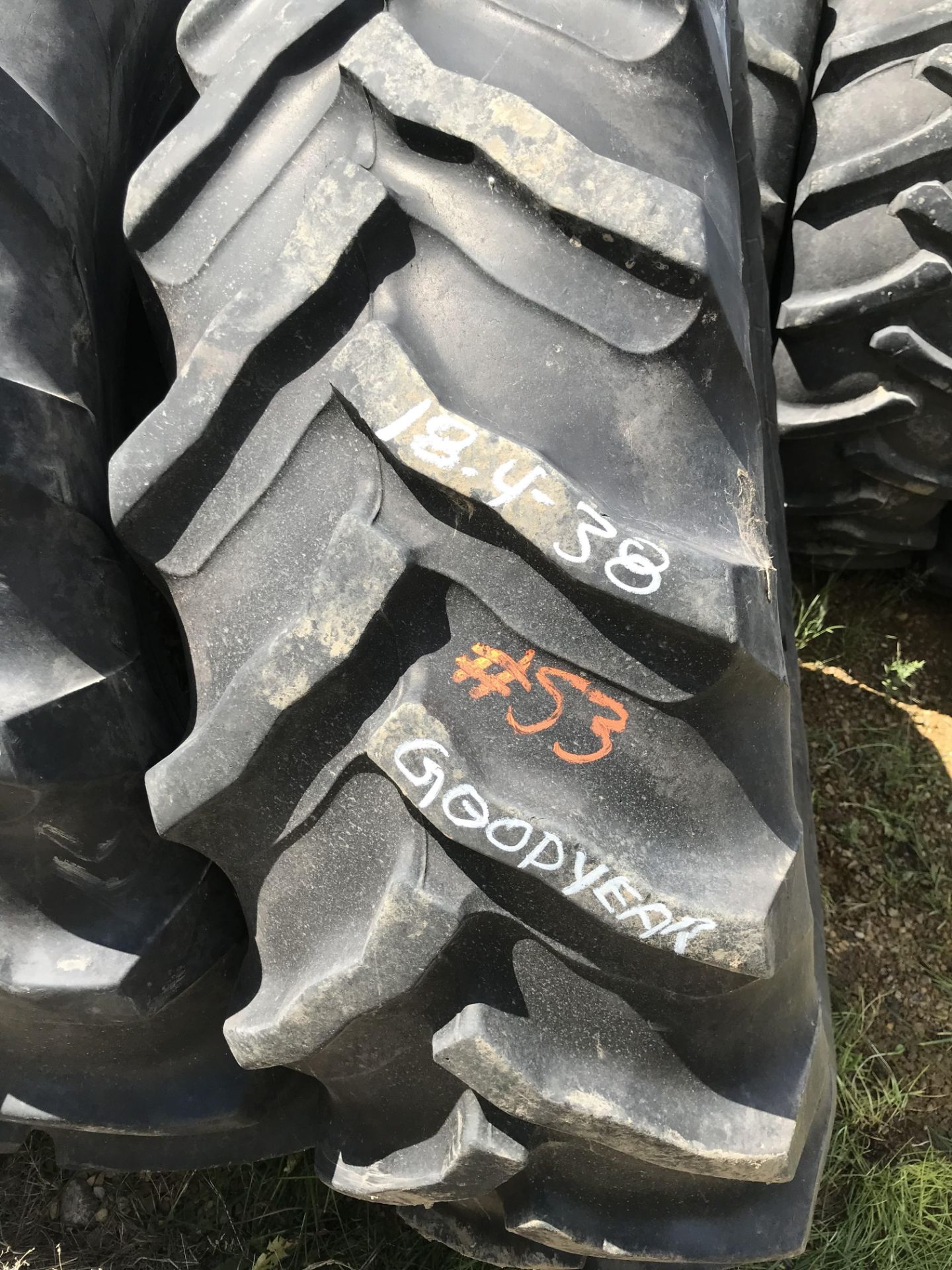 TRACTOR_GOODYEAR 18.4-38