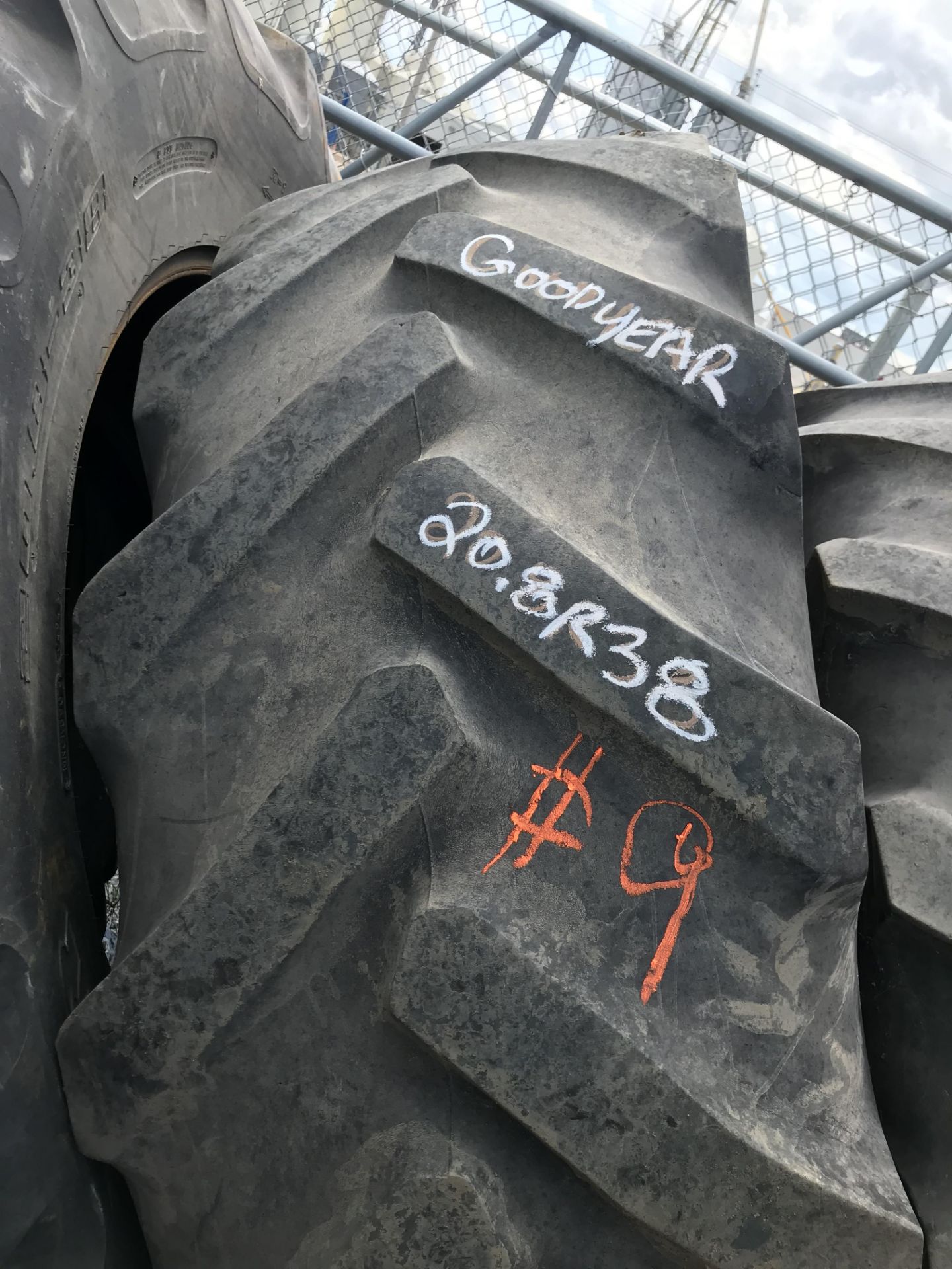 TRACTOR_GOODYEAR 20.8R38