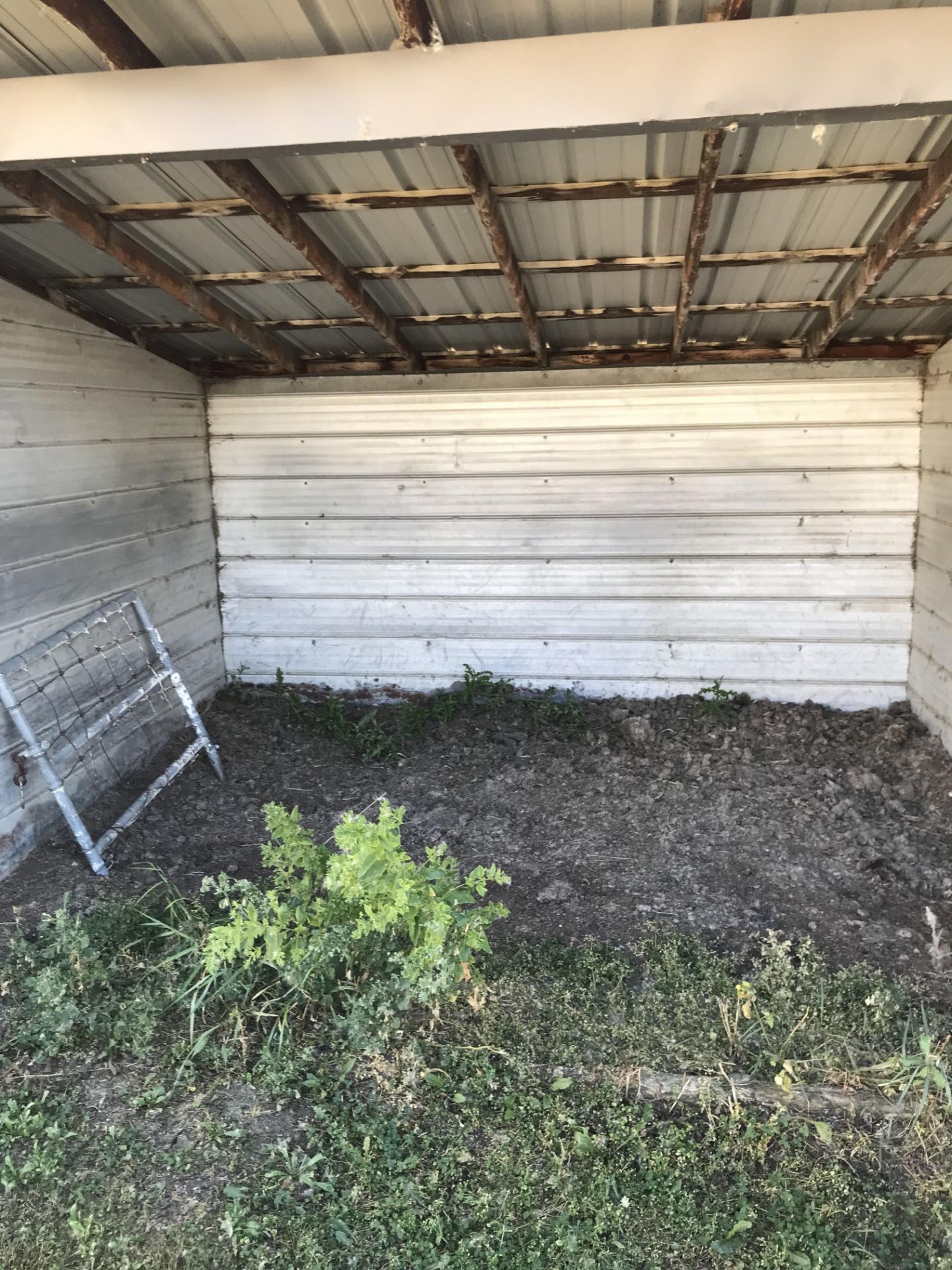 10x12 horse shelter metal roof & sides - Image 2 of 2