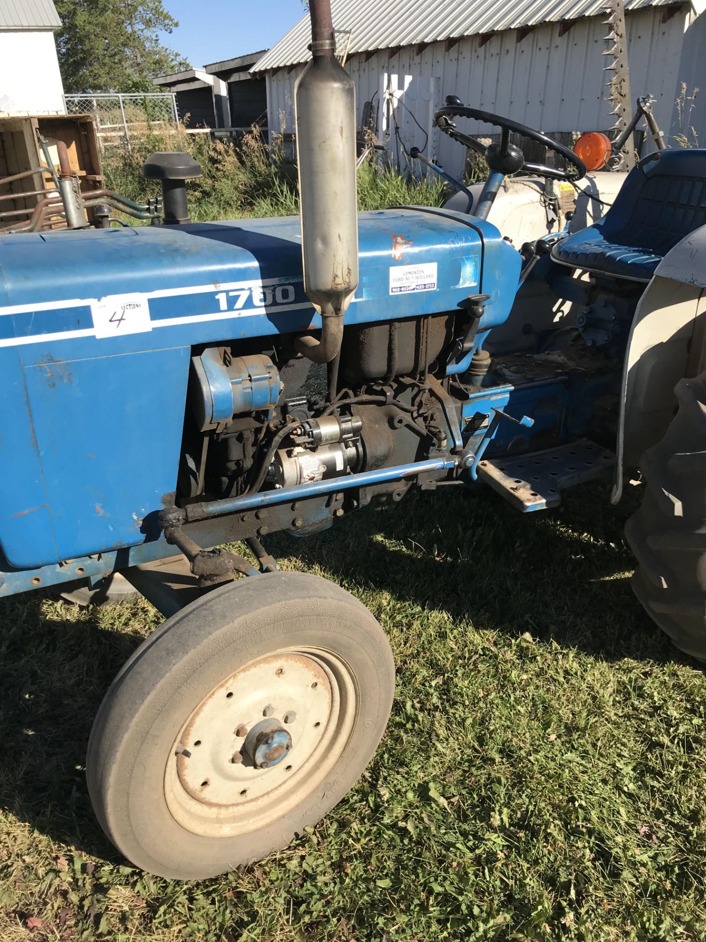 Ford 1700 Tractor - Image 4 of 11