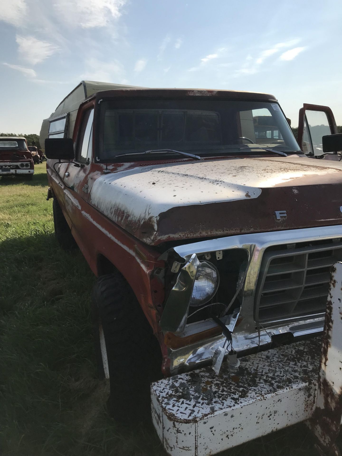 1978 Ford F250 3/4 ton, Red, 32842 km. sn:20HBGE7709 - Image 3 of 5