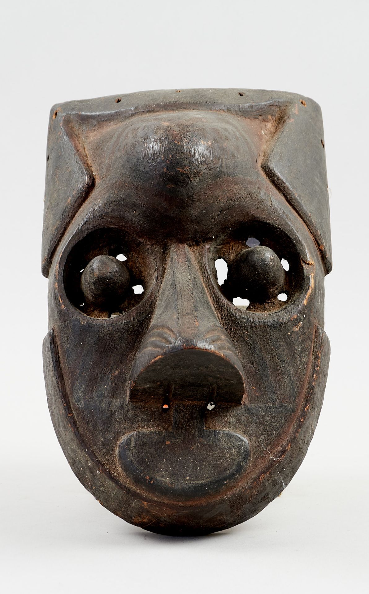 Kunsthandwerk - Afrika - Pwoon Itok-Maske der Kuba. - Holz mit Resten einer polychromen Bemalung.