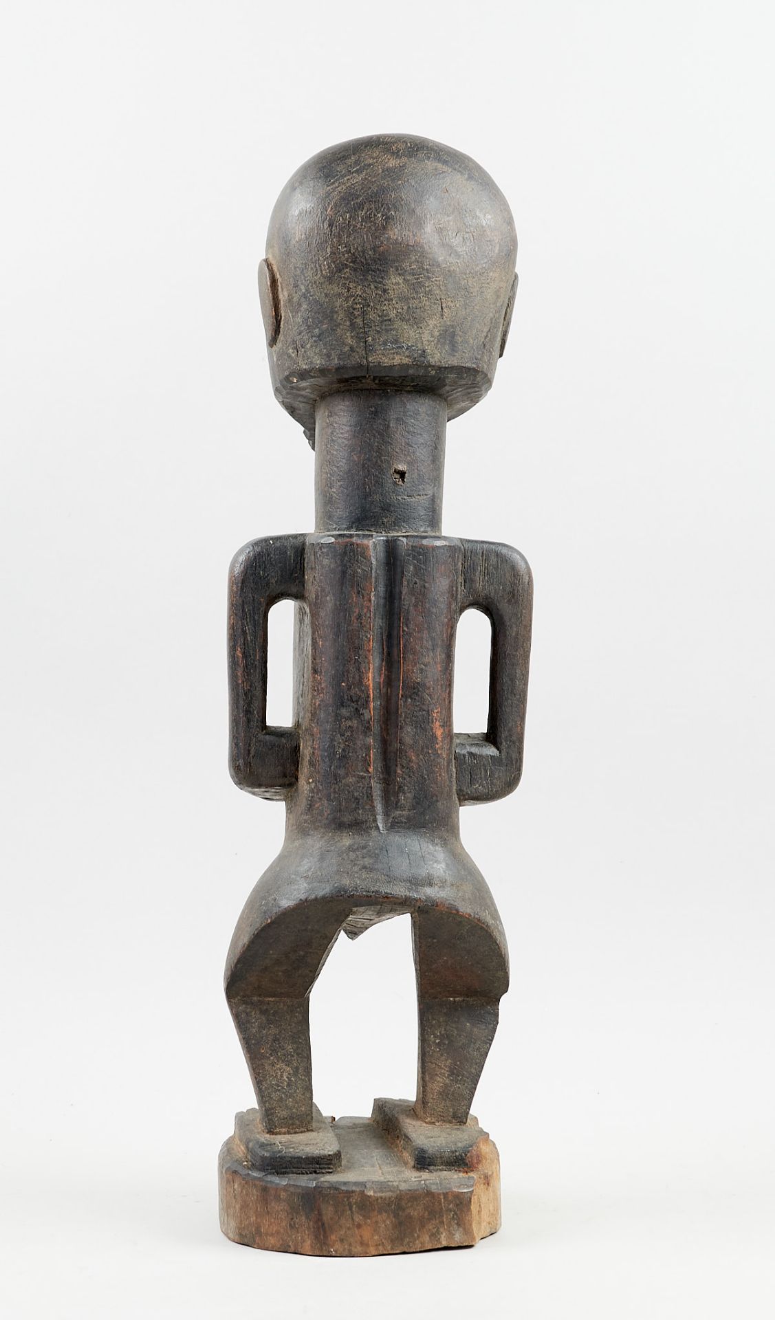 Kunsthandwerk - Afrika - Nkishi-Statue der Songye. - Holz, schwarz gefärbt. - Image 3 of 4