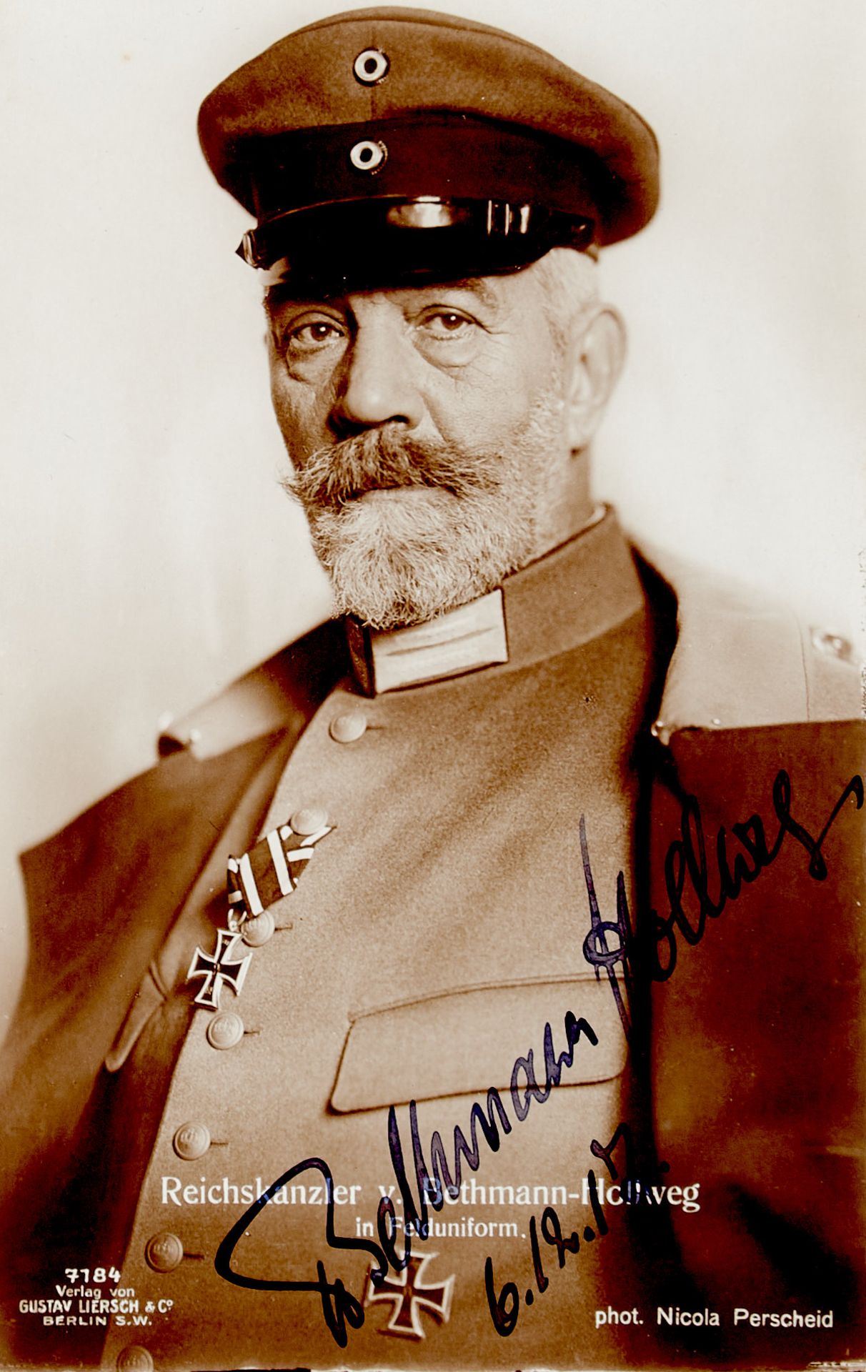 Bethmann-Hollweg, Th. von, - deutscher Reichskanzler (1856-1921).