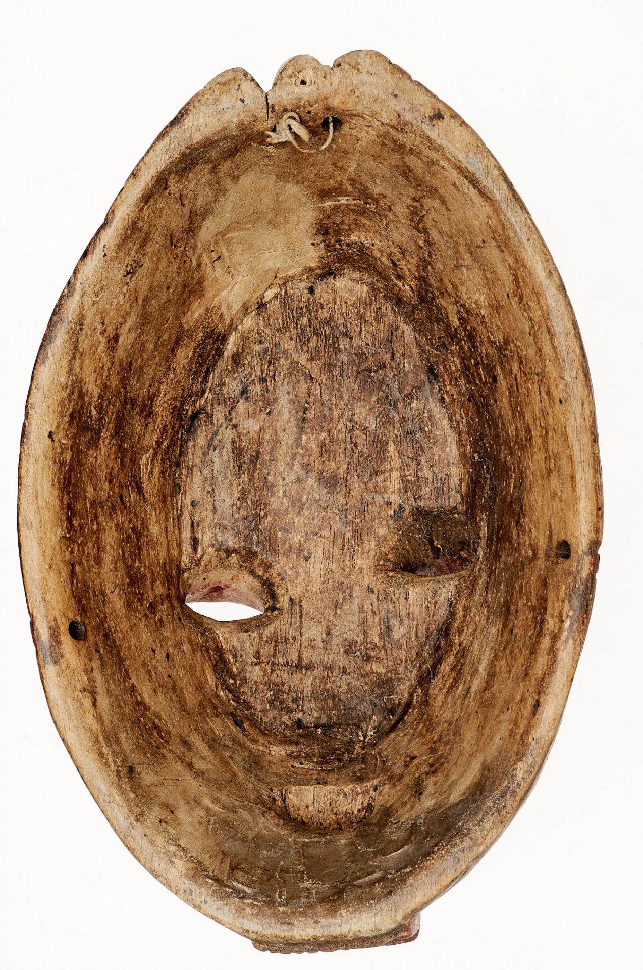 Kunsthandwerk - Afrika - Kifwebe-Maske der Luba. - Holz, polychrom bemalt. - Image 3 of 6