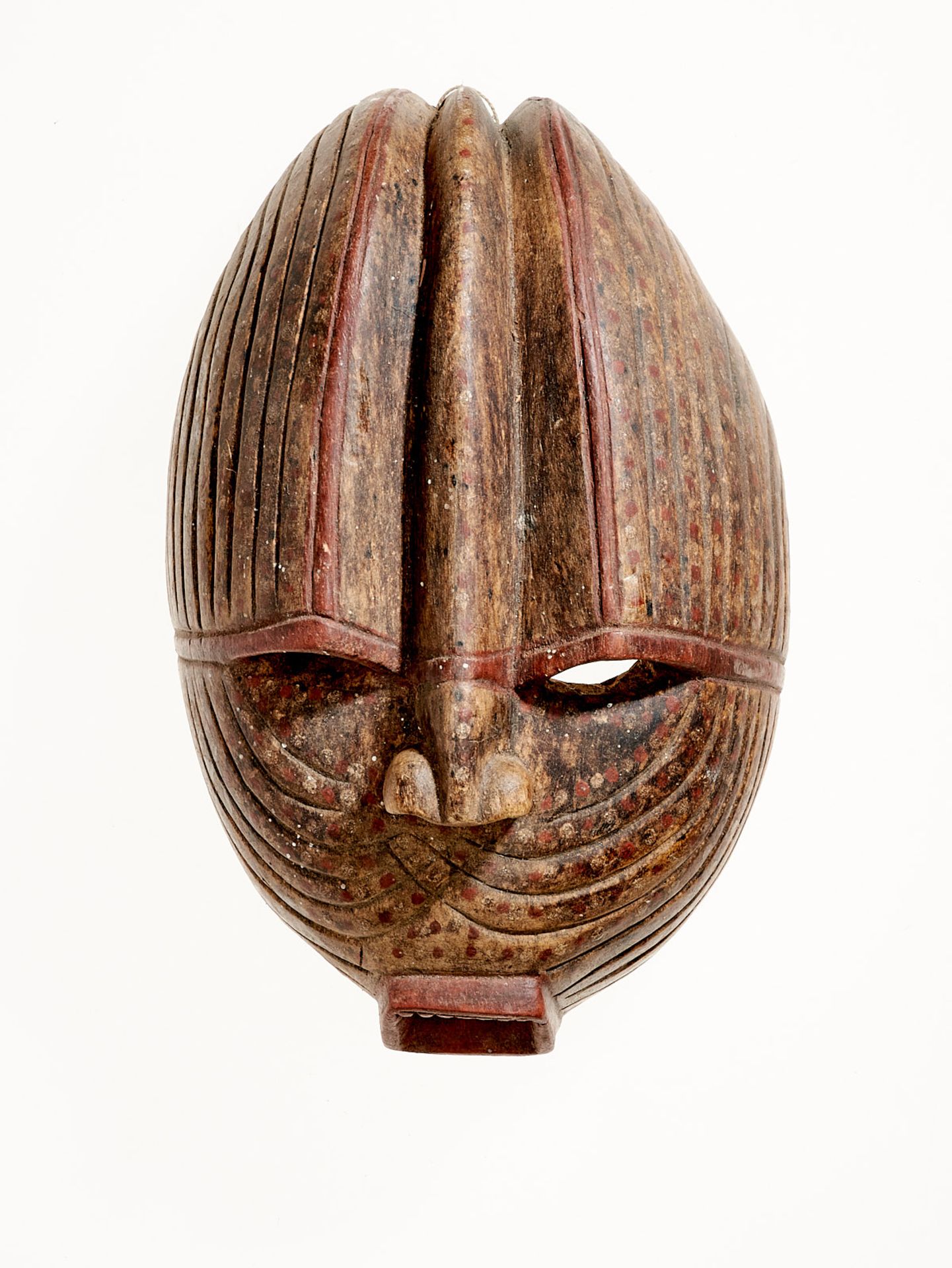 Kunsthandwerk - Afrika - Kifwebe-Maske der Luba. - Holz, polychrom bemalt. - Image 2 of 6