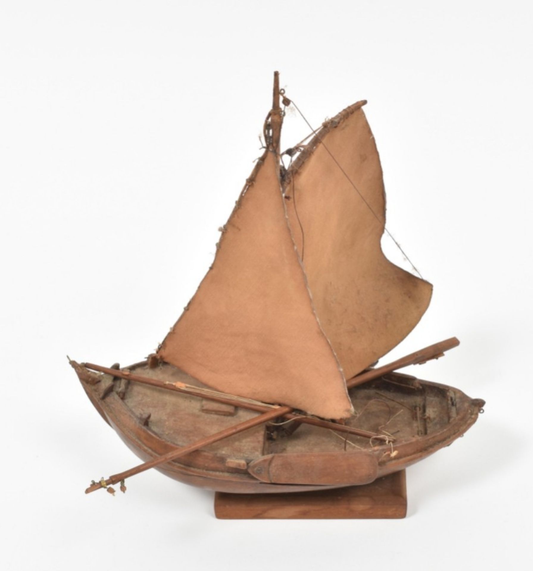 Historic model of a canoe - Image 5 of 9
