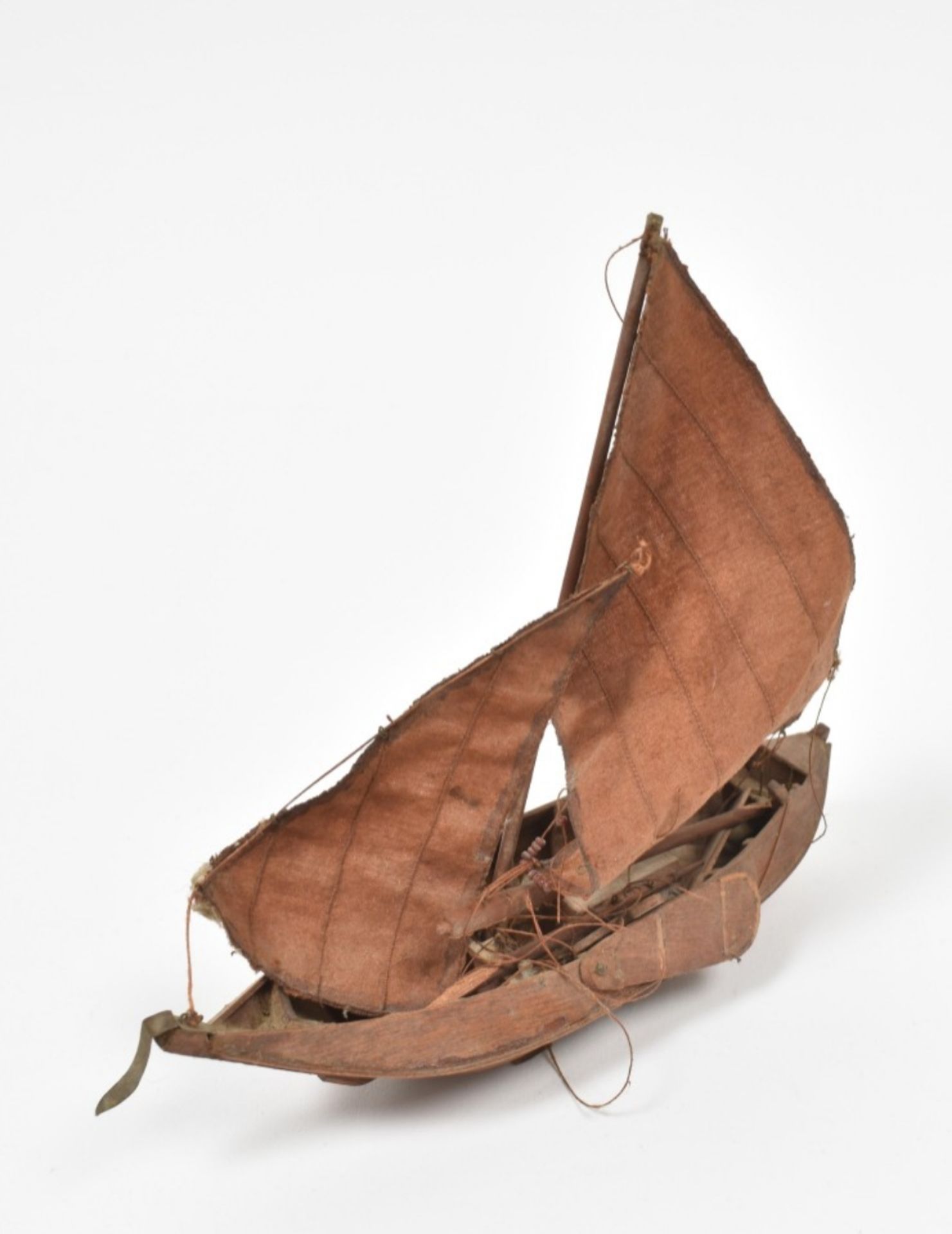 Historic model of a canoe - Image 3 of 9