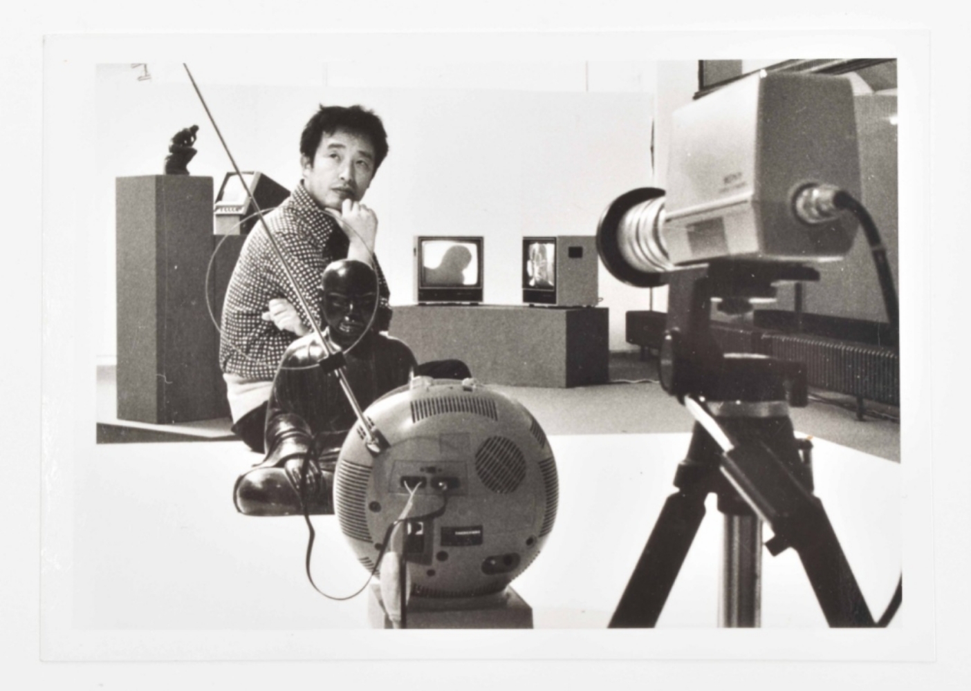 Nam June Paik ephemera from the collection of Dorine Mignot and Wim Beeren - Image 4 of 9