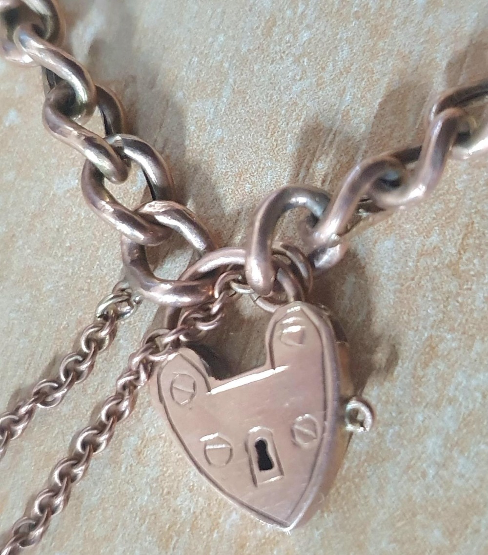 Ladies small 9ct rose gold bracelet with heart shaped lock, 7.6 grams - Image 2 of 2
