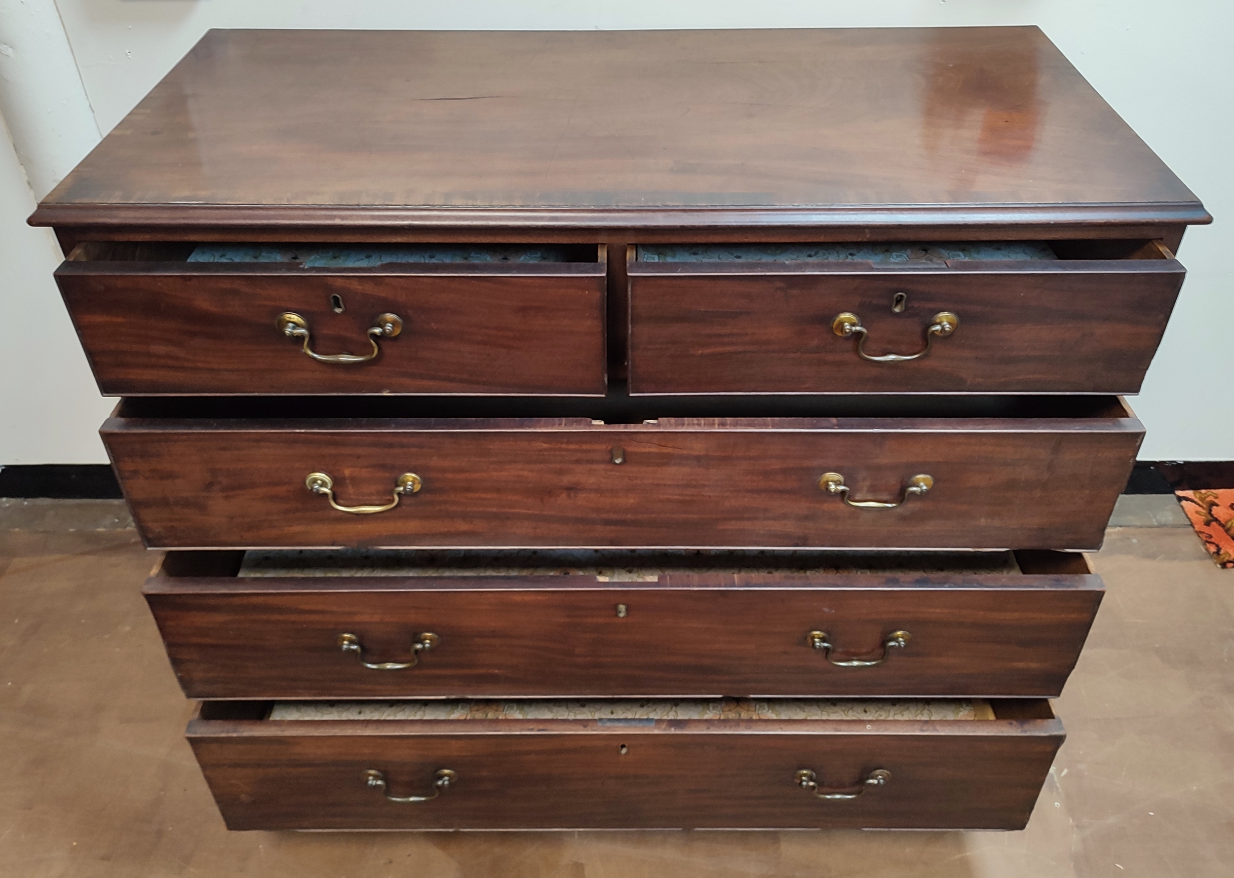 Georgian Mahogany chest of five drawers with brass swan neck handles 117 x 54 x 105 cm - Image 2 of 3