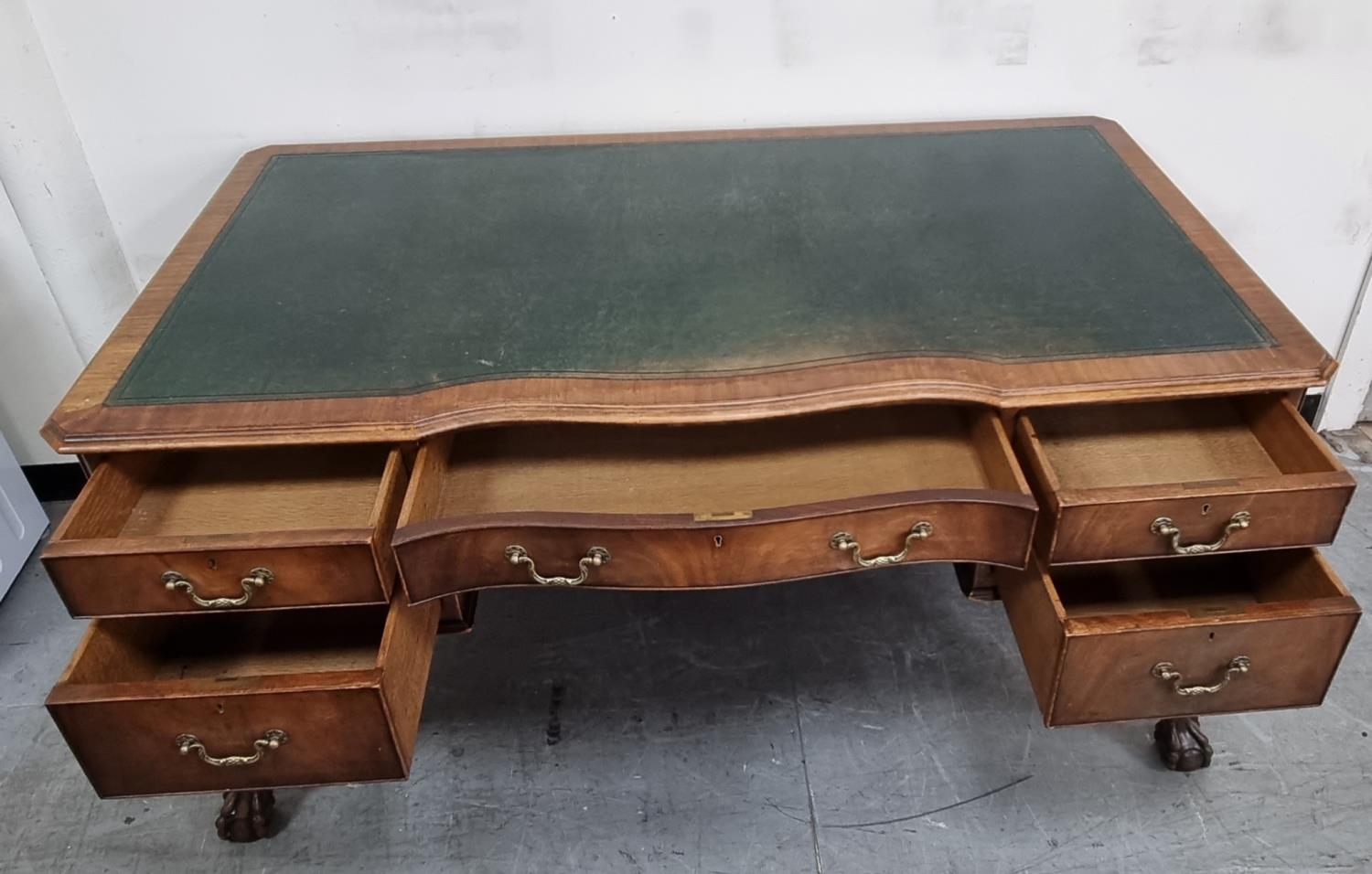 Over-sized 20thC green leather topped desk in the Regency style - Image 2 of 3