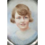 Fine quality, unsigned, early 20thC oval portrait of a young lady in a nicely etched free-standing