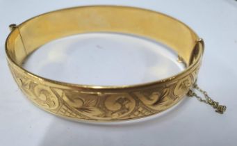 Antique 9ct gold core gilt bangle with good quality catch and finely etched in its original box