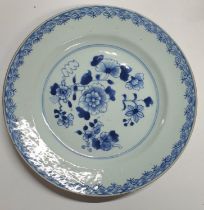 Chinese Kangxi period blue and white porcelain dinner plate, unmarked to base