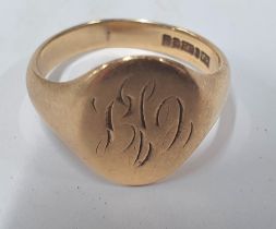 Gents 9ct yellow gold signet ring, 4.7 grams size S