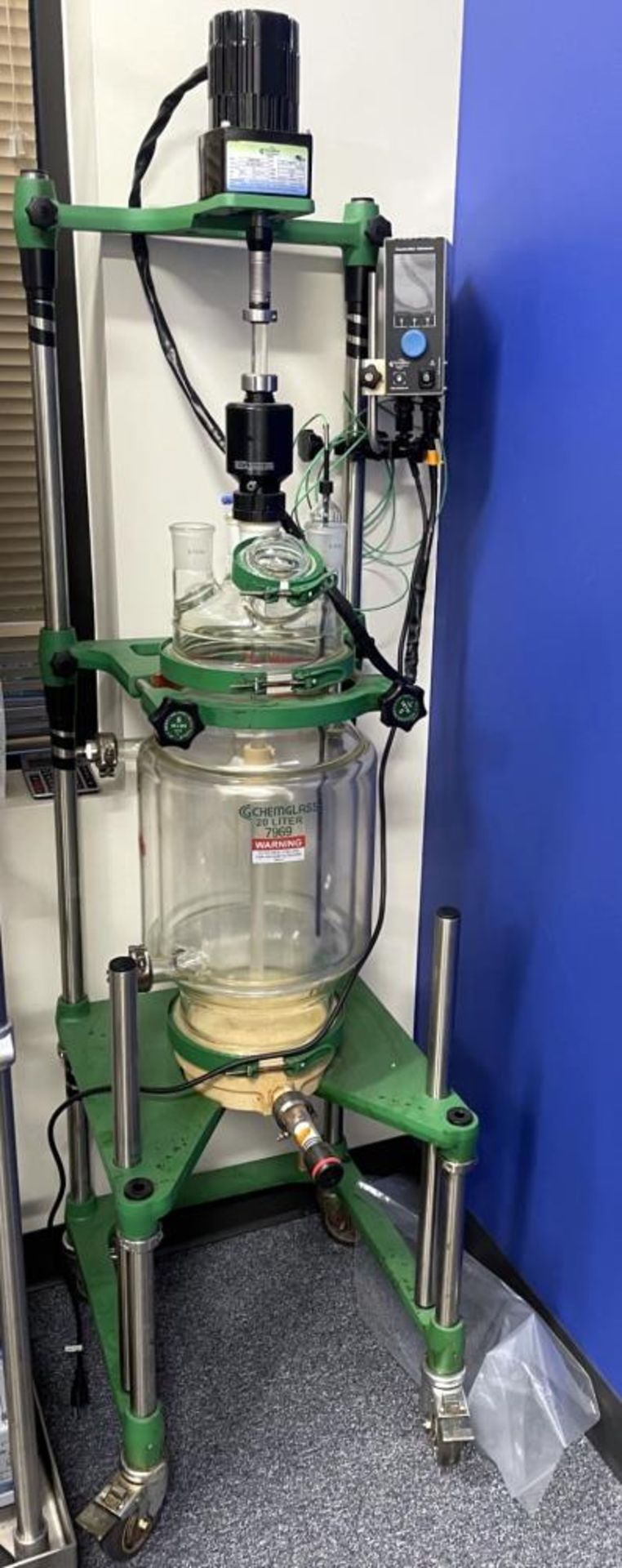 Used 20L ChemGlass Single Jacketed Glass Reactor. Model CG-1964 CG-1965 20L Jacketed. - Image 4 of 11