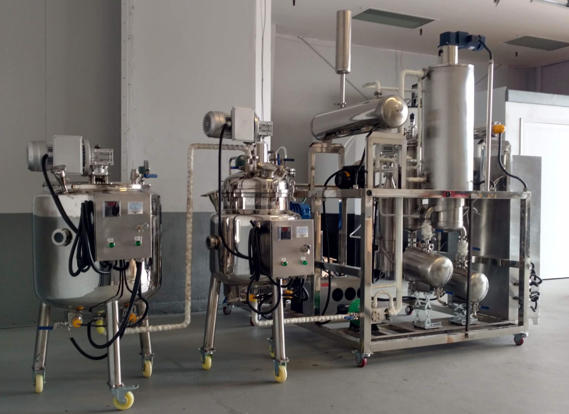 Used Shanghai Industrial Co Ltd Single Stage Short Path Molecular Wiped Thin Film Distillation Unit - Image 2 of 12