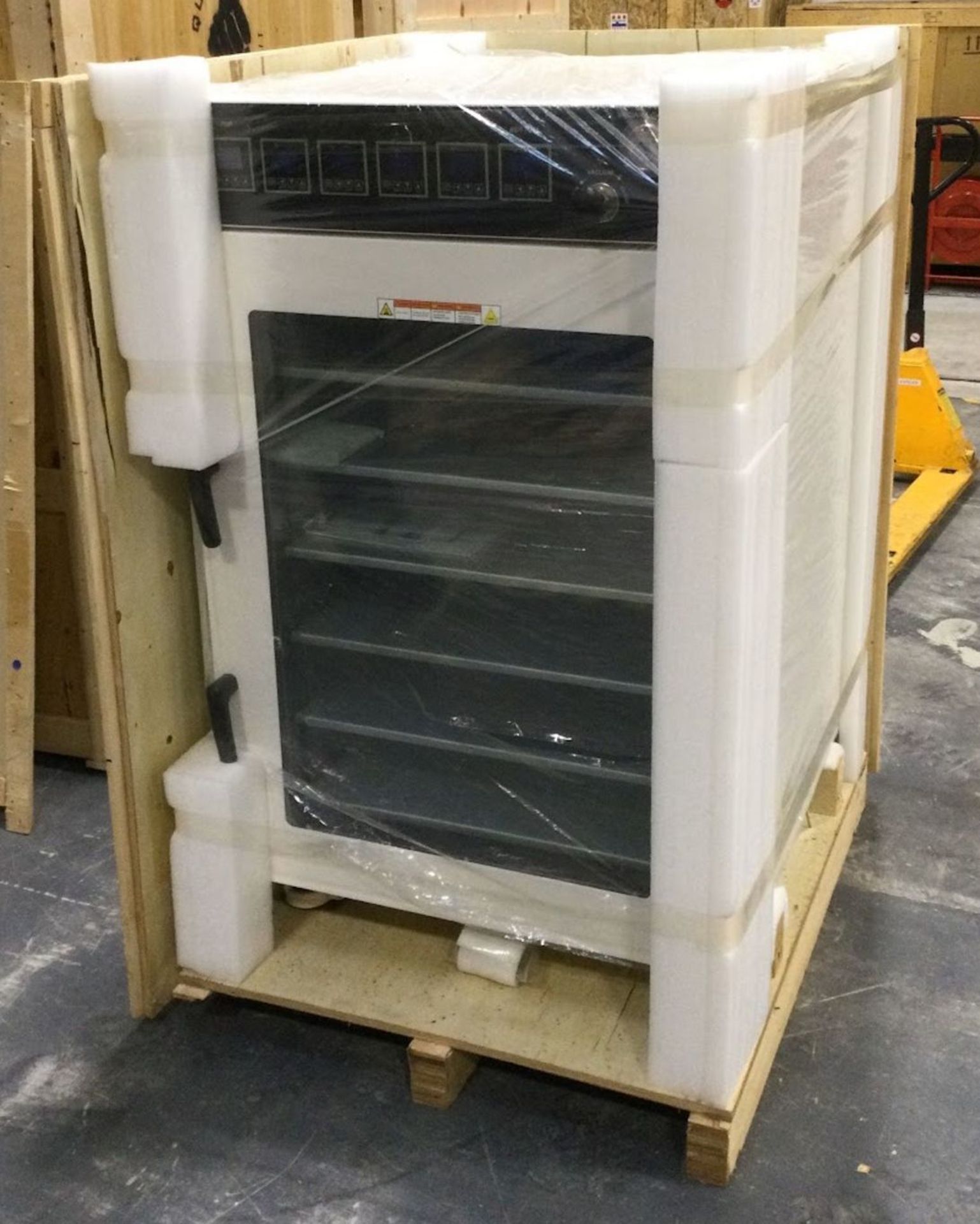 New/Unused Across International 100C UL Certified 16 CF Vacuum Oven With 6 Heating Shelves