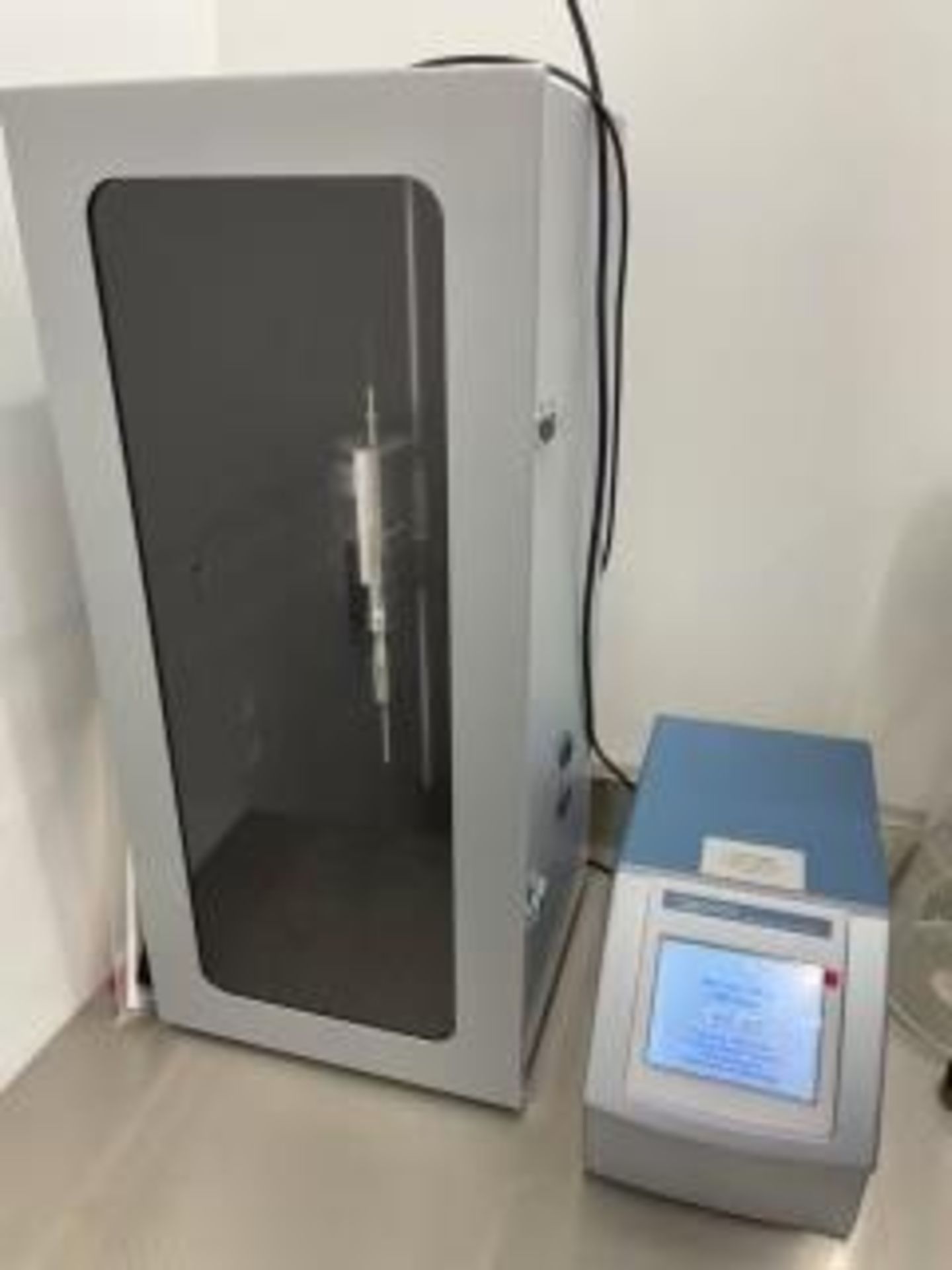 Used Qsonica Sonicator. Model Q700 w/ Sound Enclosure