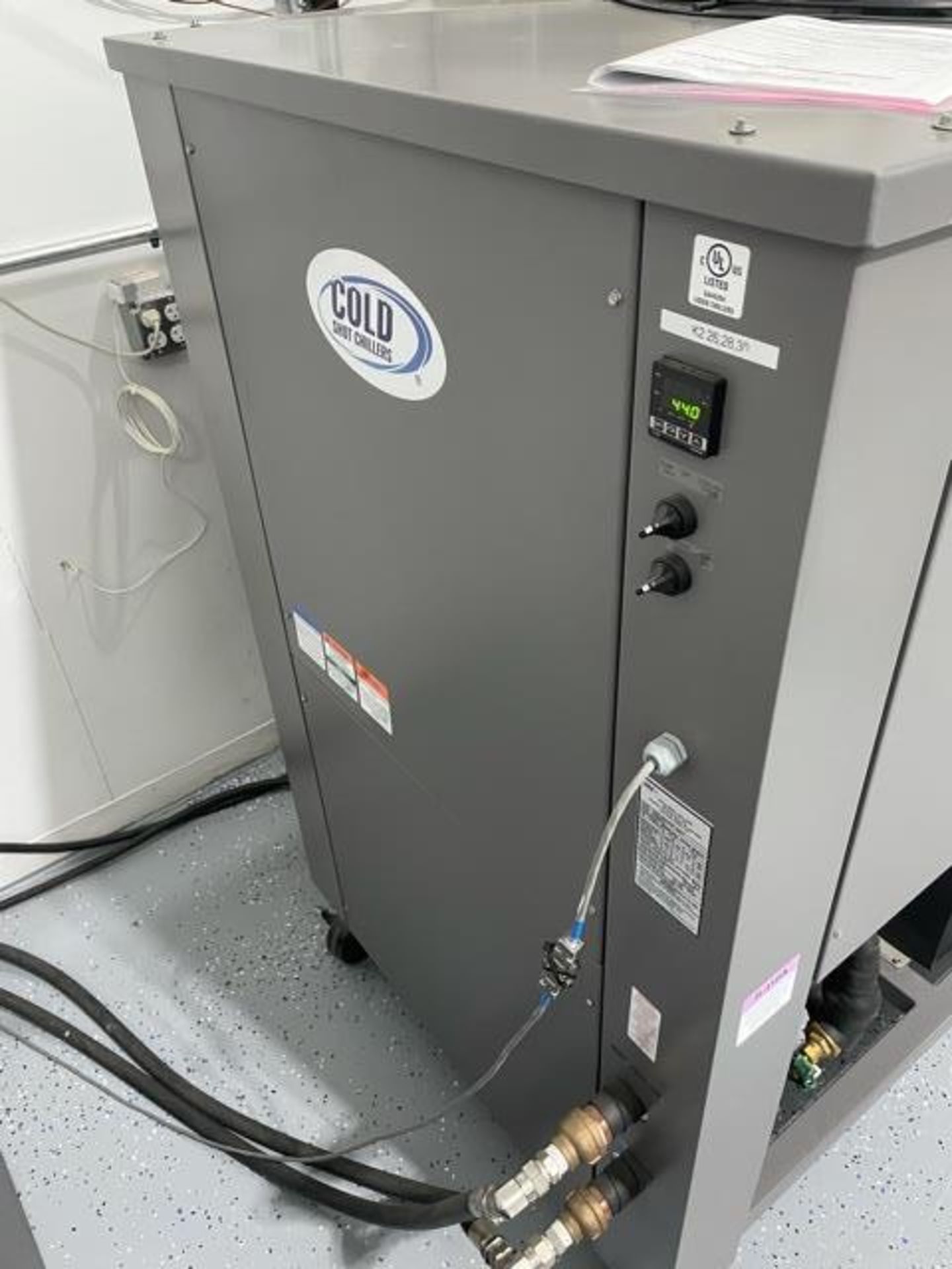 Used Refurbished IES CDMH.10-2x-2f Commercial CO2 Extractor System w/ Air-Cooled Chiller & CO2 Tank - Image 2 of 5